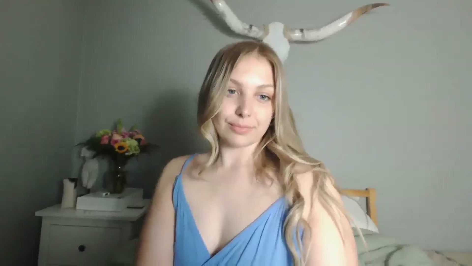Gallery image thumbnail from Lovelyleah's myfreecams stream on, 06/07/2025, 24:46 image 17 of 20