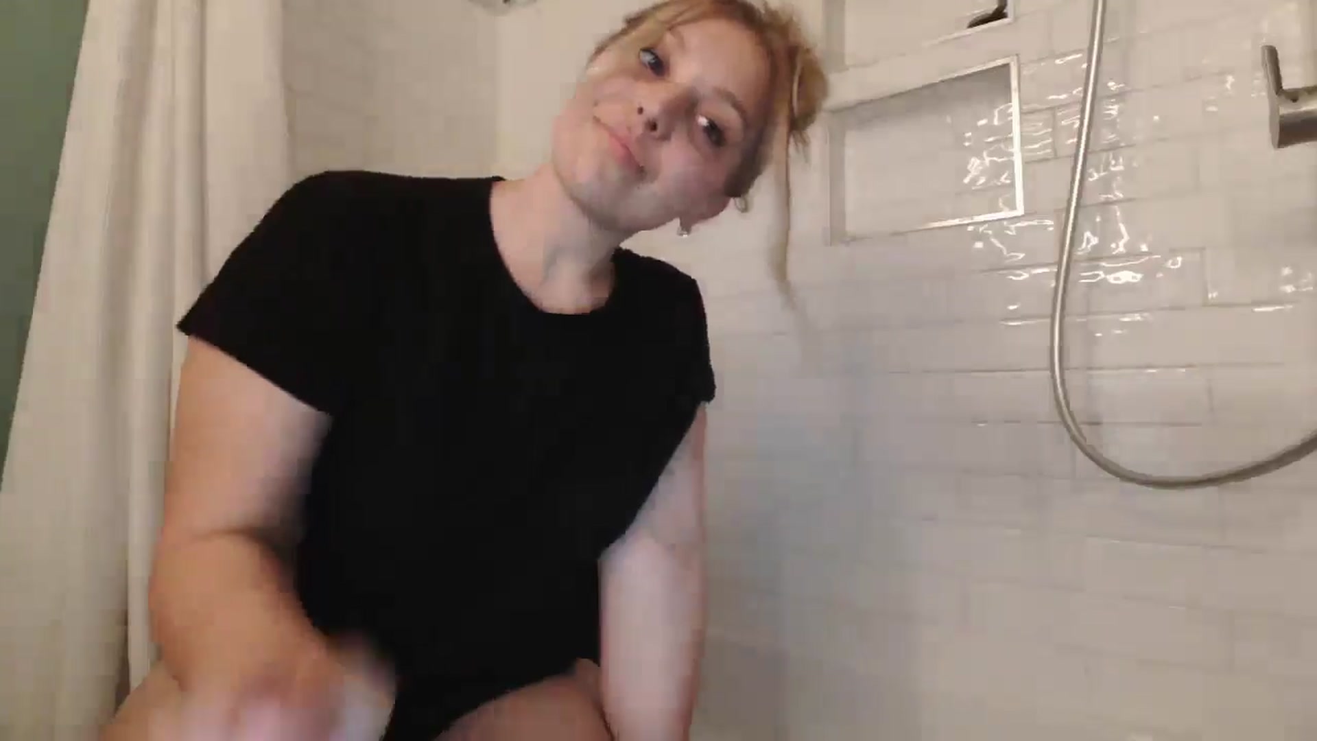 Gallery image thumbnail from Lovelyleah's myfreecams stream on, 06/07/2025, 03:59 image 4 of 20