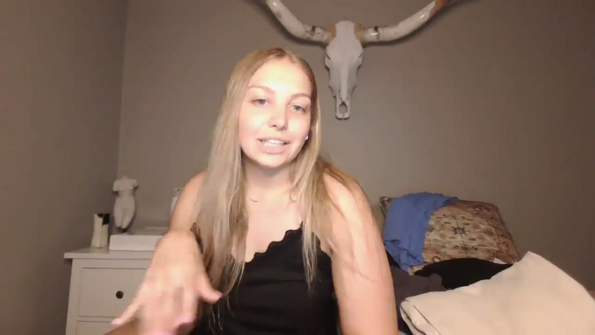 Gallery image thumbnail from Lovelyleah's myfreecams stream on, 06/09/2025, 15:58 image 9 of 20