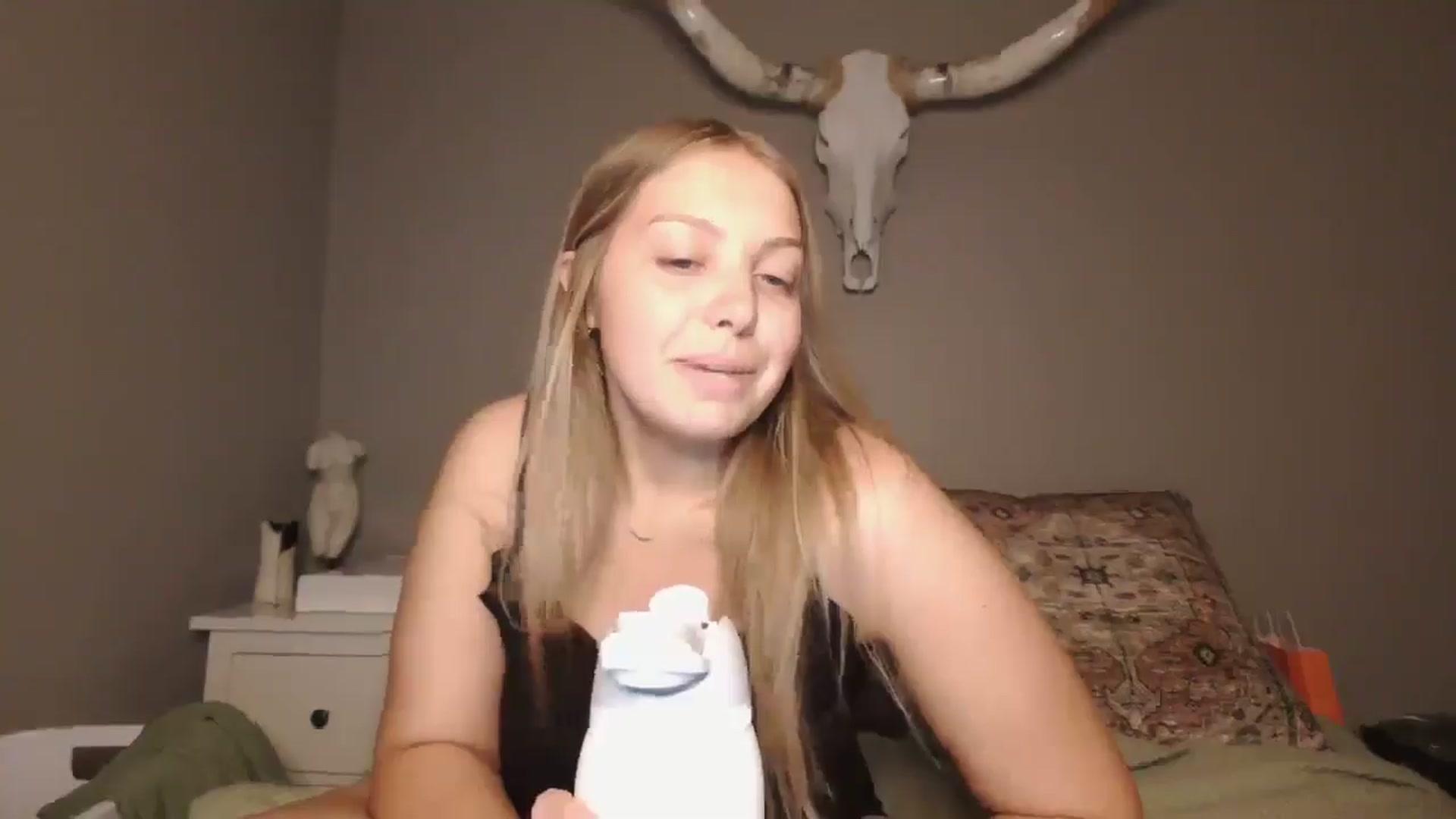 Gallery image thumbnail from Lovelyleah's myfreecams stream on, 06/09/2025, 16:25 image 9 of 20