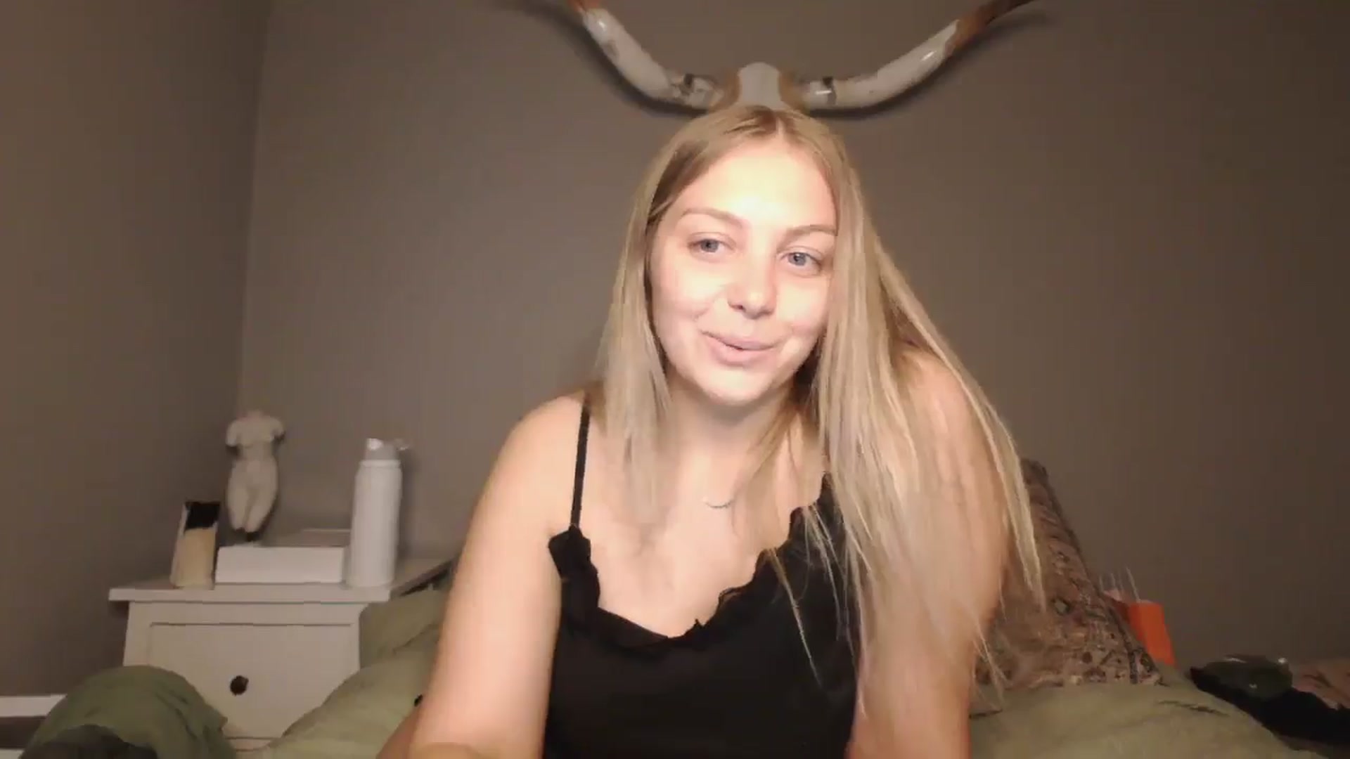 Gallery image thumbnail from Lovelyleah's myfreecams stream on, 06/09/2025, 16:25 image 17 of 20