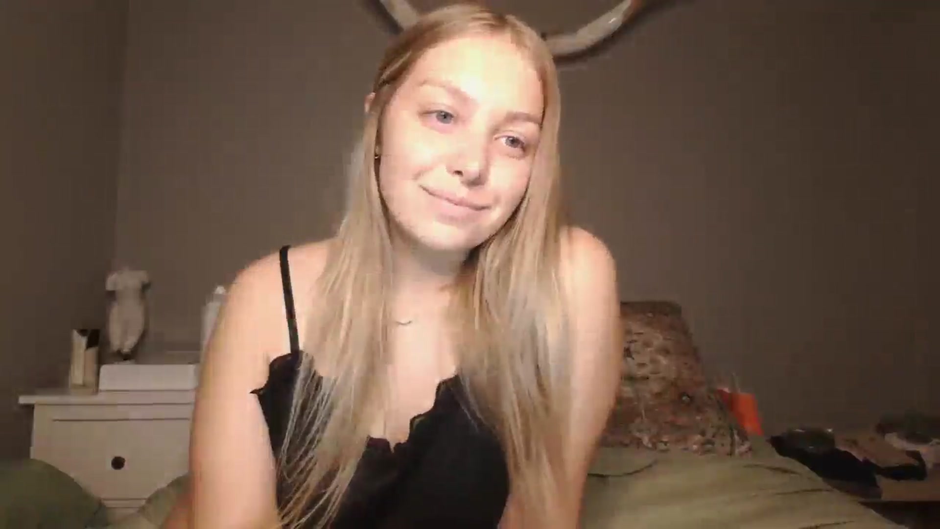 Gallery image thumbnail from Lovelyleah's myfreecams stream on, 06/09/2025, 16:25 image 2 of 20
