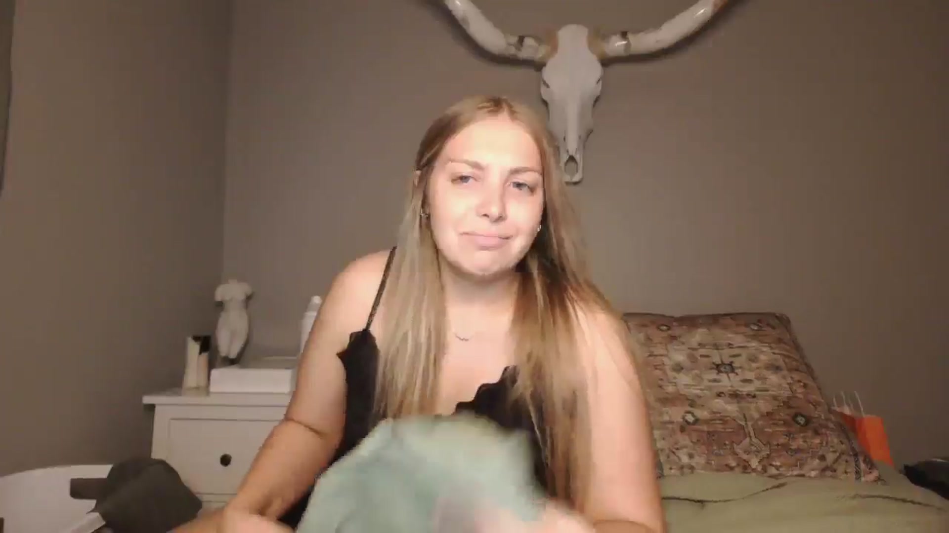 Gallery image thumbnail from Lovelyleah's myfreecams stream on, 06/09/2025, 16:25 image 6 of 20