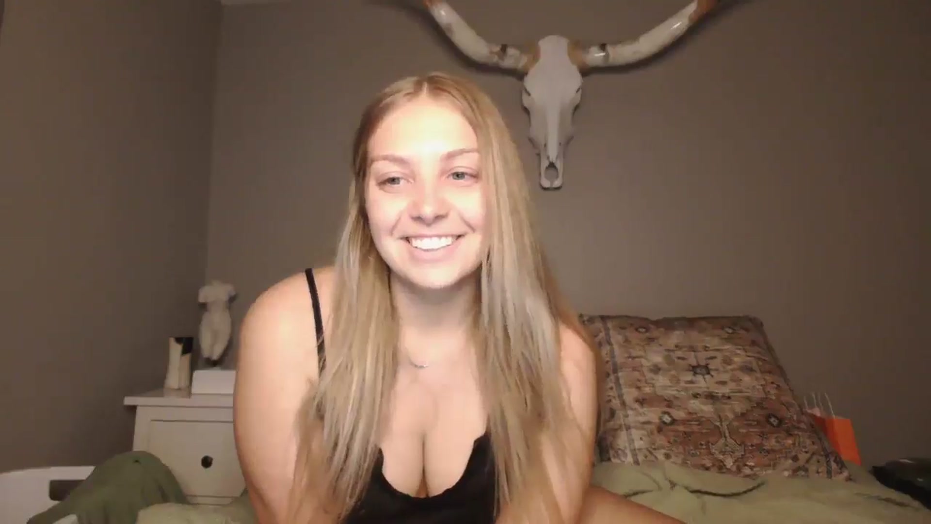 Gallery image thumbnail from Lovelyleah's myfreecams stream on, 06/09/2025, 16:25 image 8 of 20