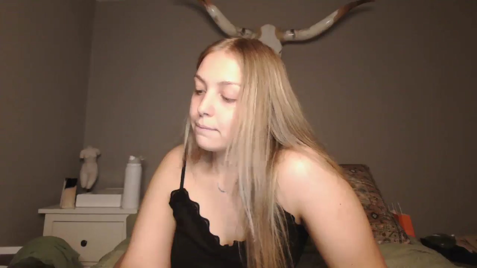 Gallery image thumbnail from Lovelyleah's myfreecams stream on, 06/09/2025, 16:25 image 14 of 20