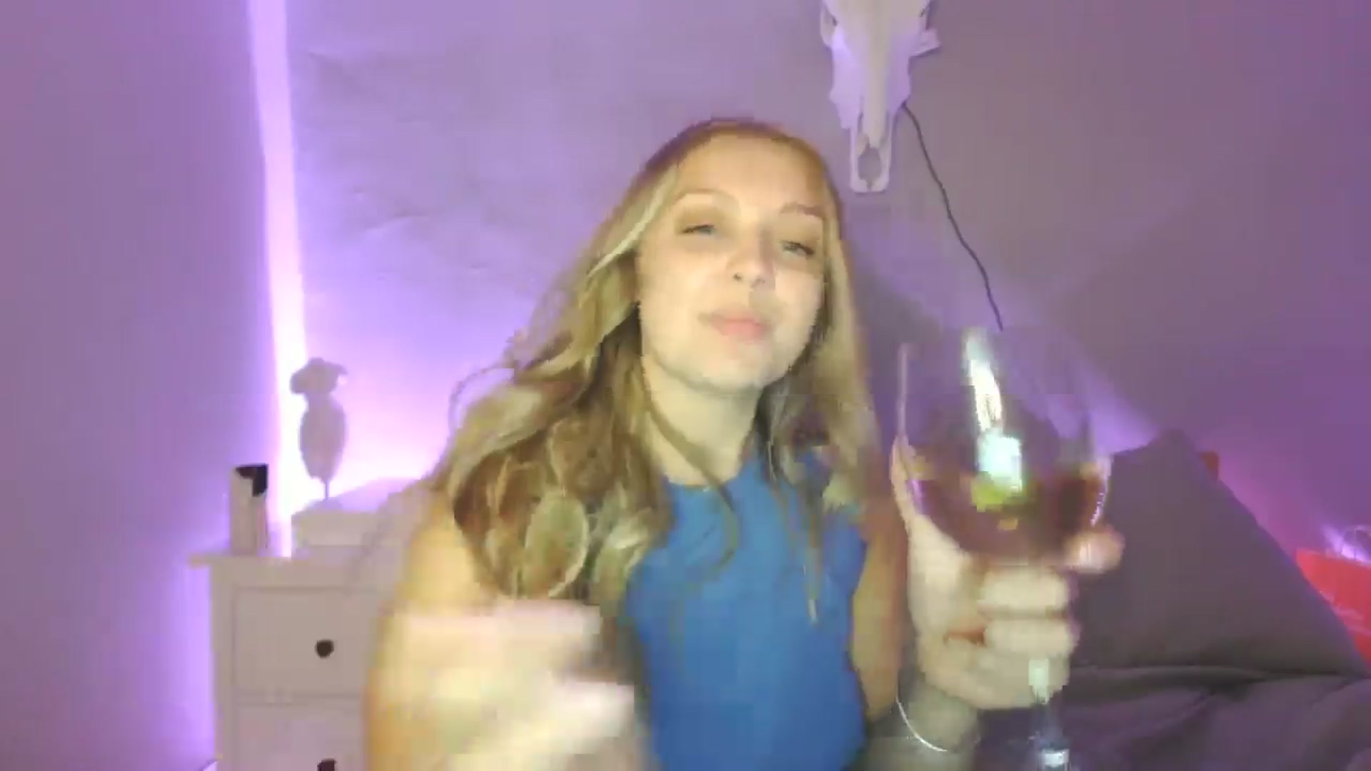 Gallery image thumbnail from Lovelyleah's myfreecams stream on, 06/15/2025, 06:05 image 11 of 20