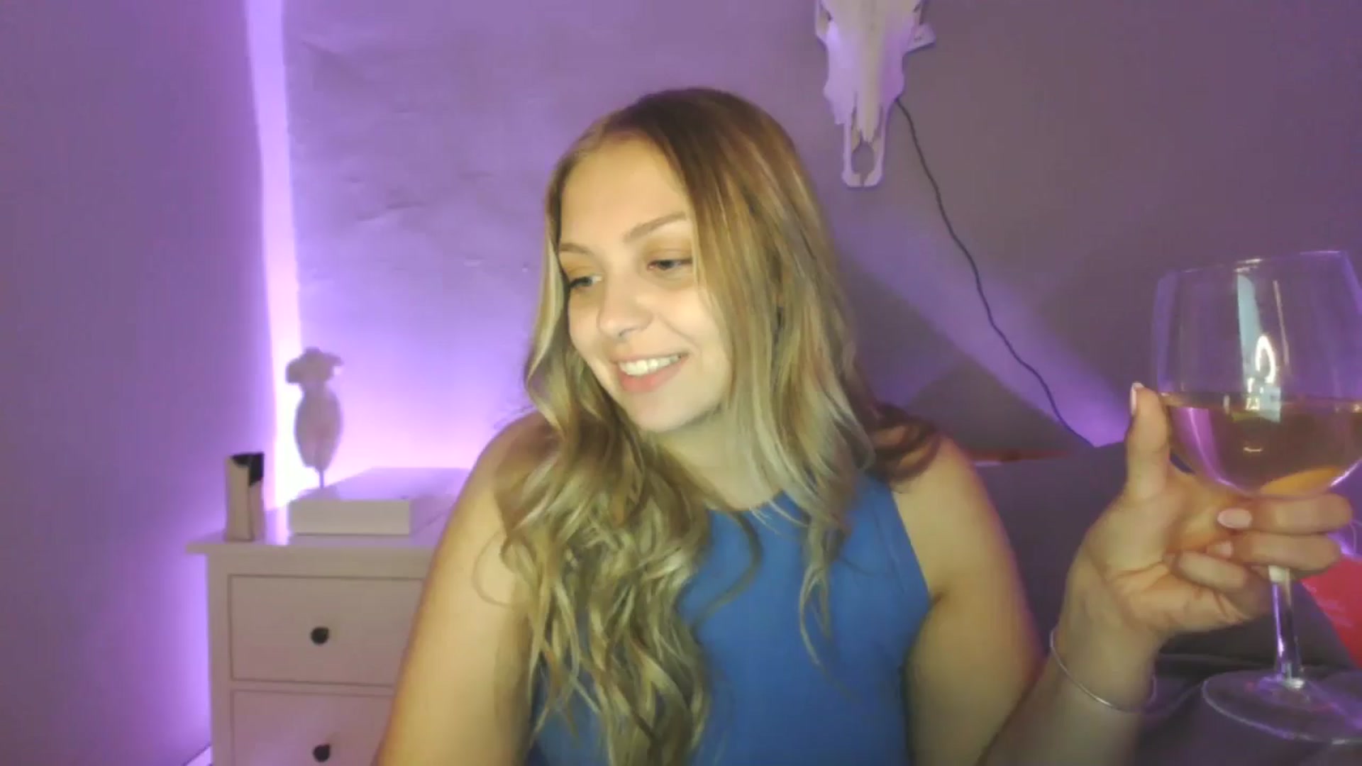 Gallery image thumbnail from Lovelyleah's myfreecams stream on, 06/15/2025, 06:05 image 13 of 20
