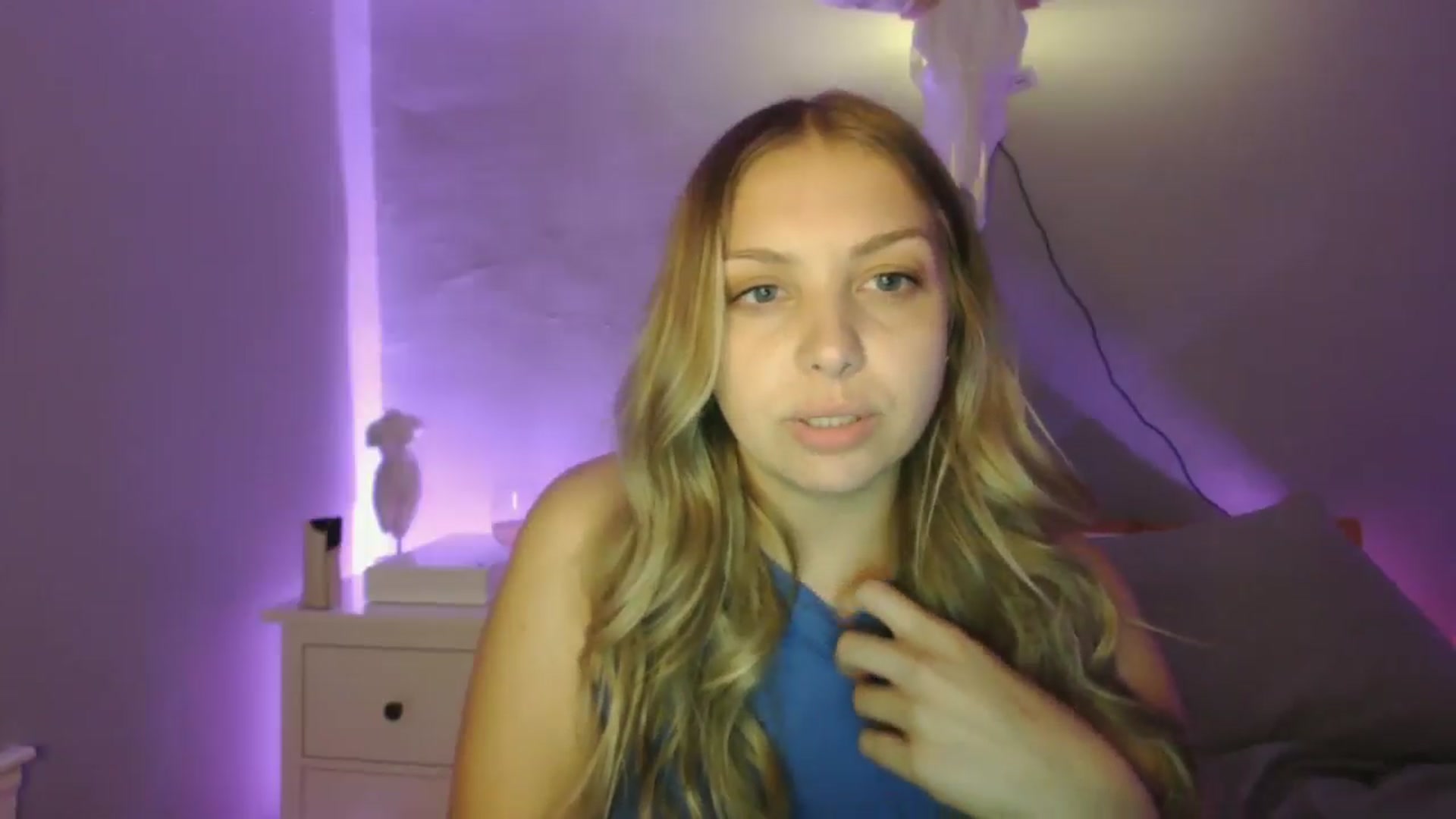 Gallery image thumbnail from Lovelyleah's myfreecams stream on, 06/15/2025, 06:05 image 20 of 20