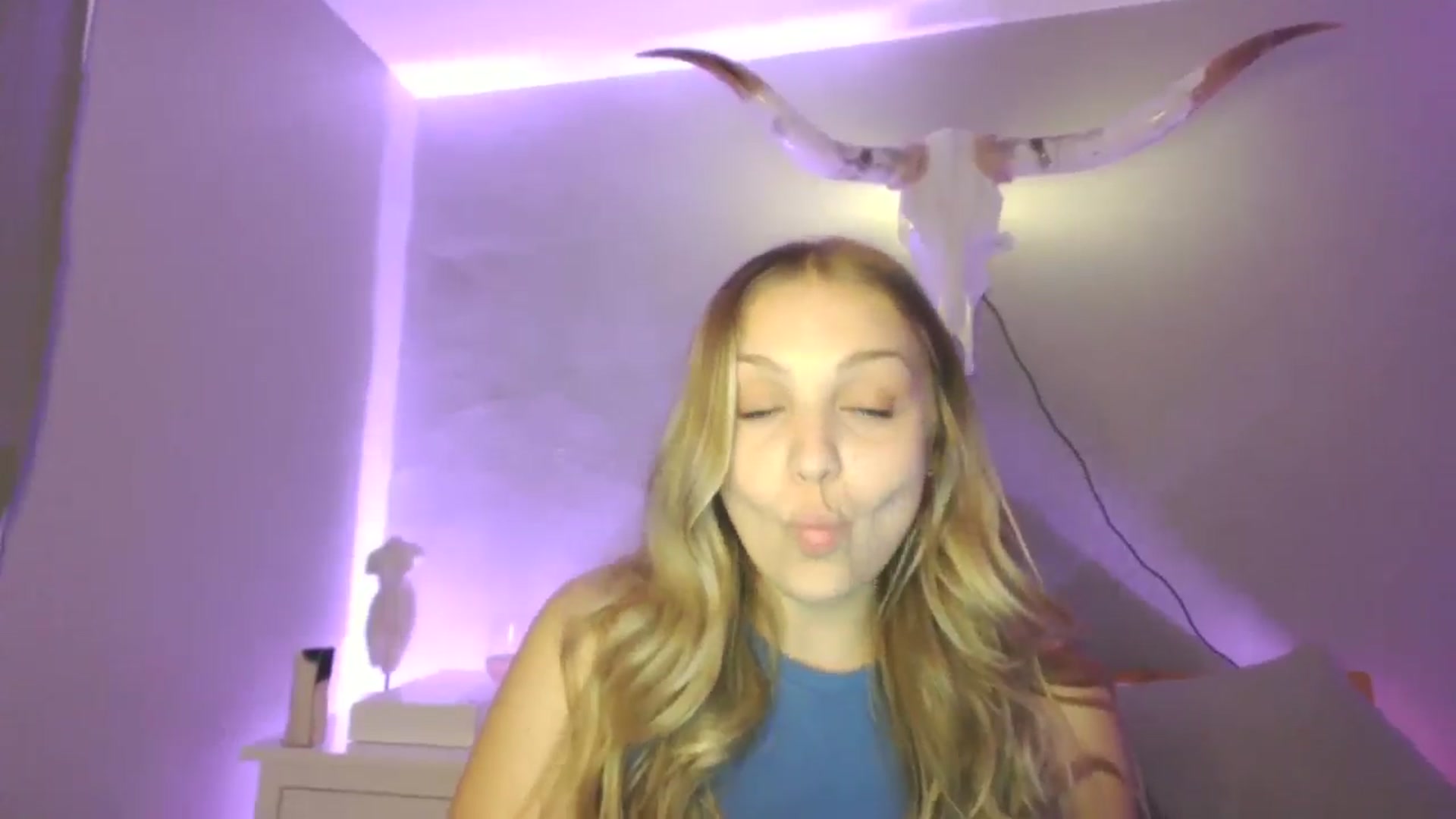 Gallery image thumbnail from Lovelyleah's myfreecams stream on, 06/15/2025, 06:05 image 19 of 20