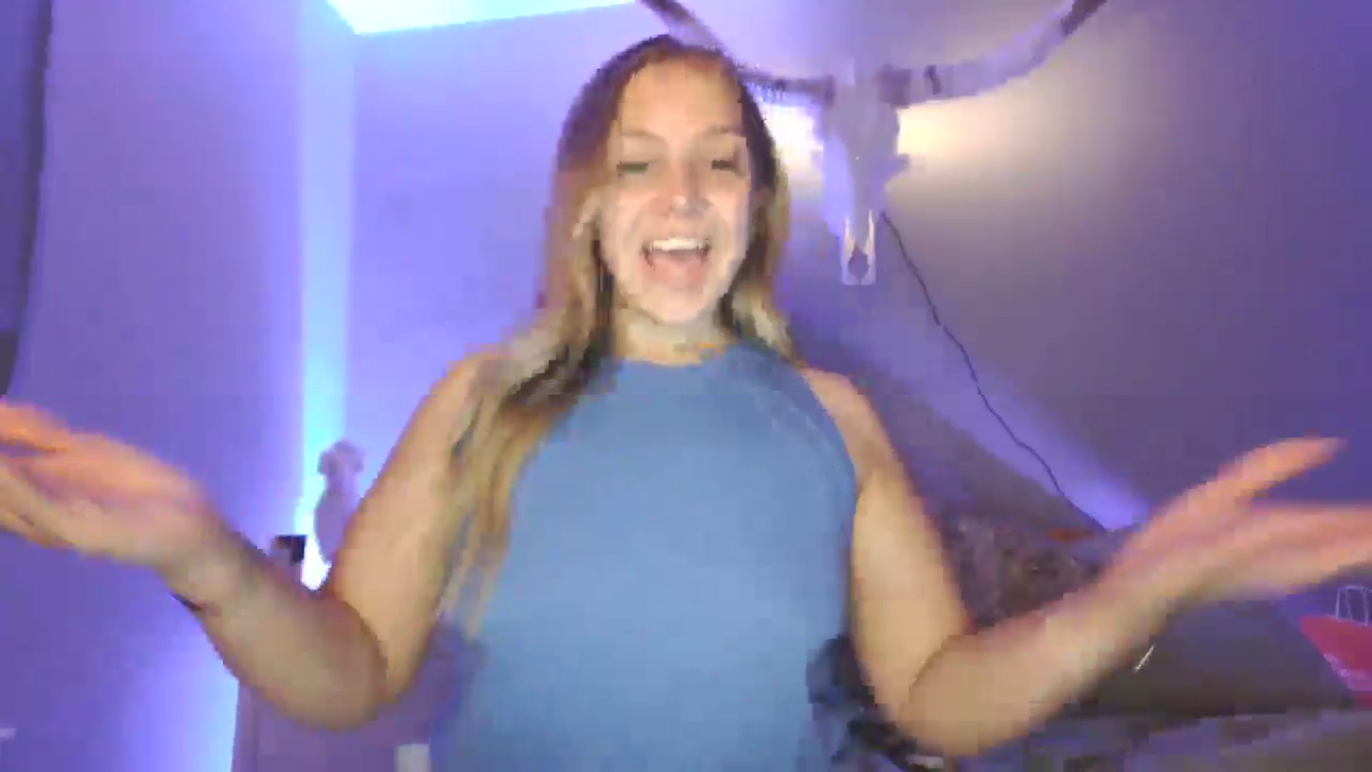 Gallery image thumbnail from Lovelyleah's myfreecams stream on, 06/15/2025, 18:46 image 20 of 20