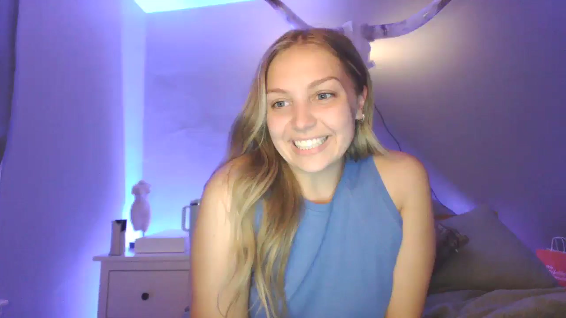 Gallery image thumbnail from Lovelyleah's myfreecams stream on, 06/15/2025, 18:46 image 19 of 20