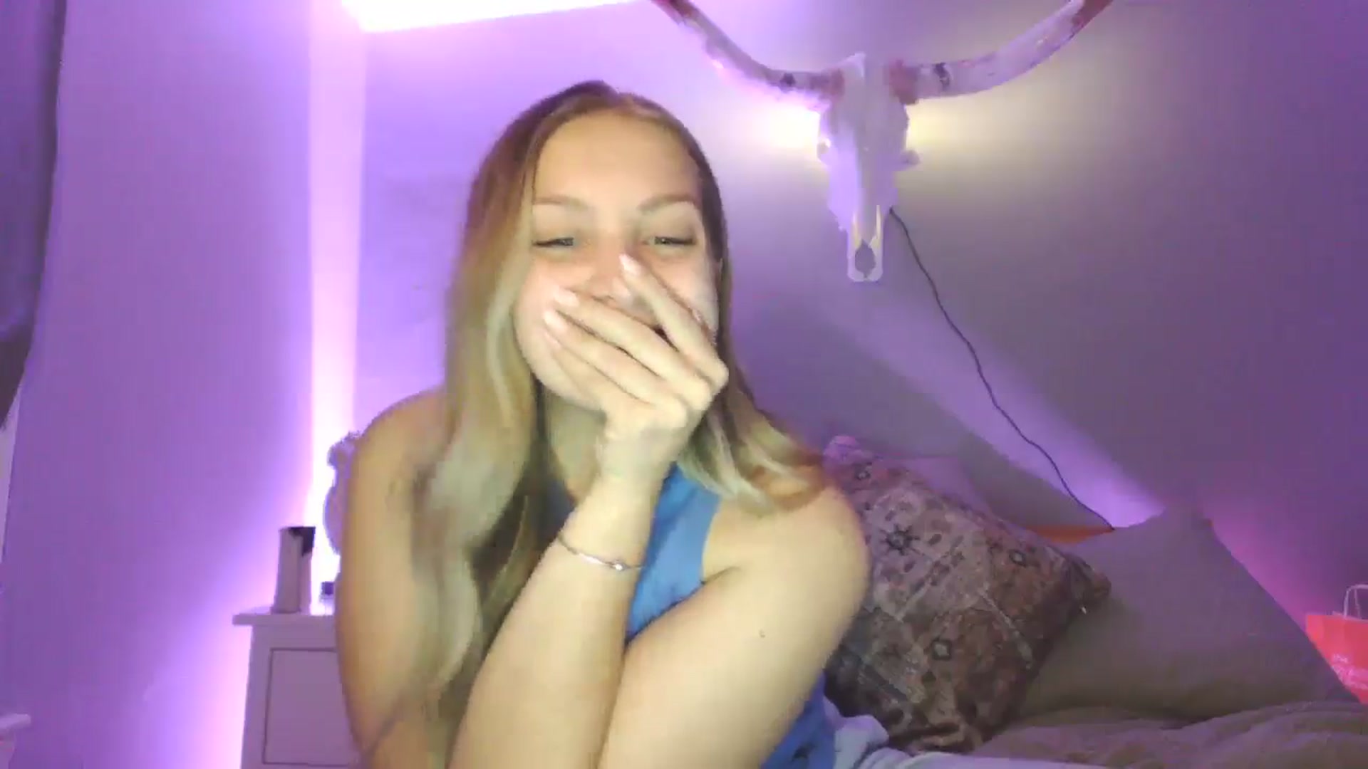 Gallery image thumbnail from Lovelyleah's myfreecams stream on, 06/15/2025, 18:46 image 6 of 20