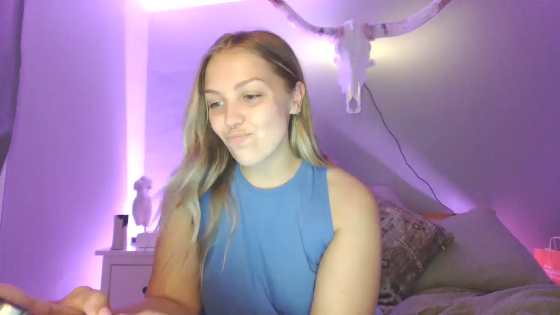 Gallery image thumbnail from Lovelyleah's myfreecams stream on, 06/15/2025, 18:46 image 11 of 20