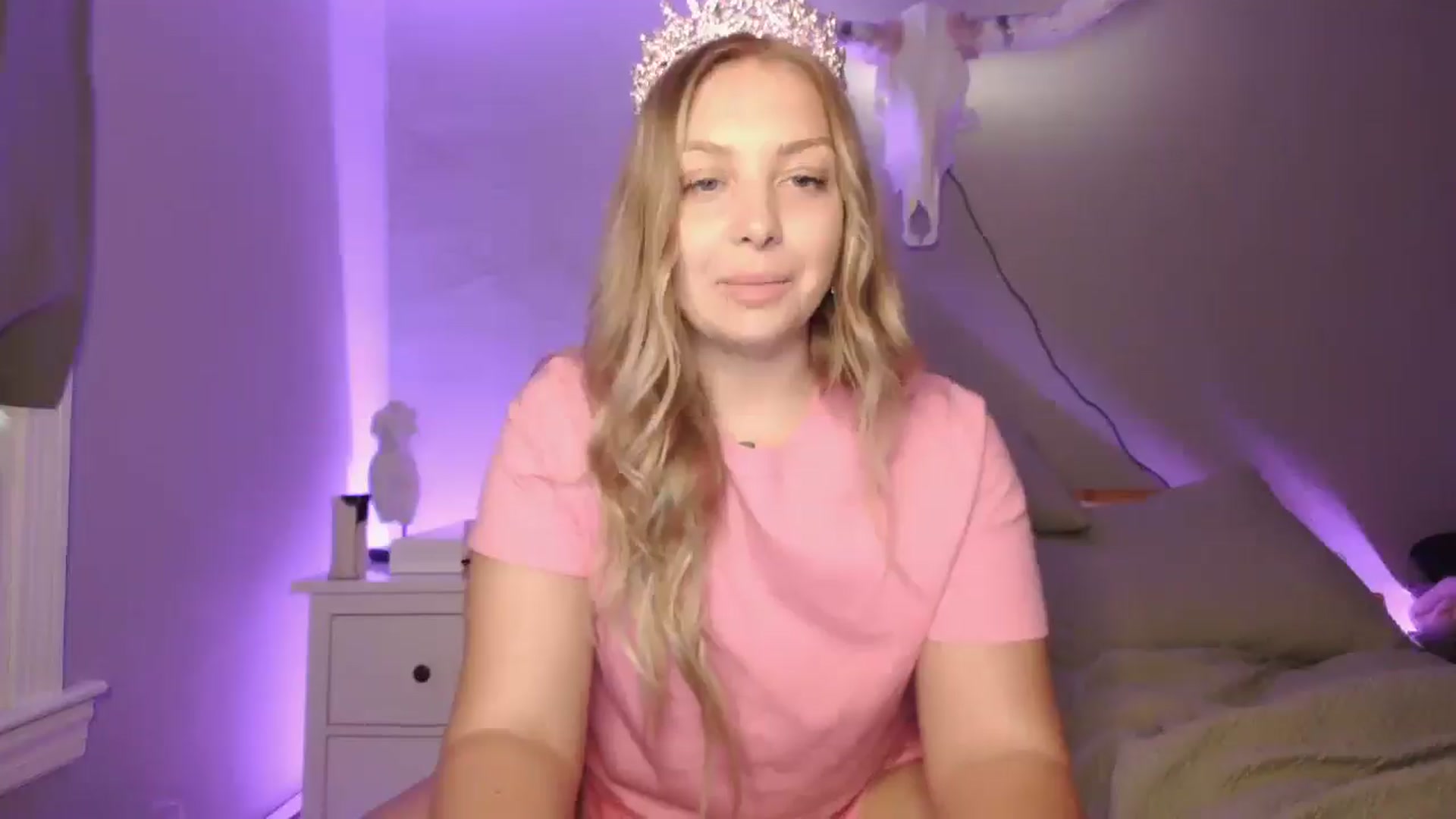 Gallery image thumbnail from Lovelyleah's myfreecams stream on, 06/17/2025, 15:03 image 3 of 20