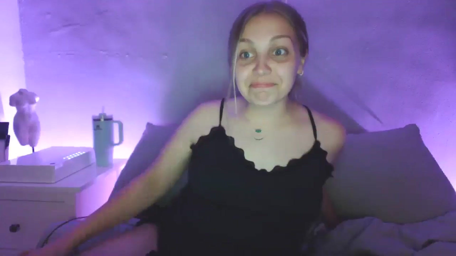 Gallery image thumbnail from Lovelyleah's myfreecams stream on, 06/23/2025, 06:18 image 3 of 20
