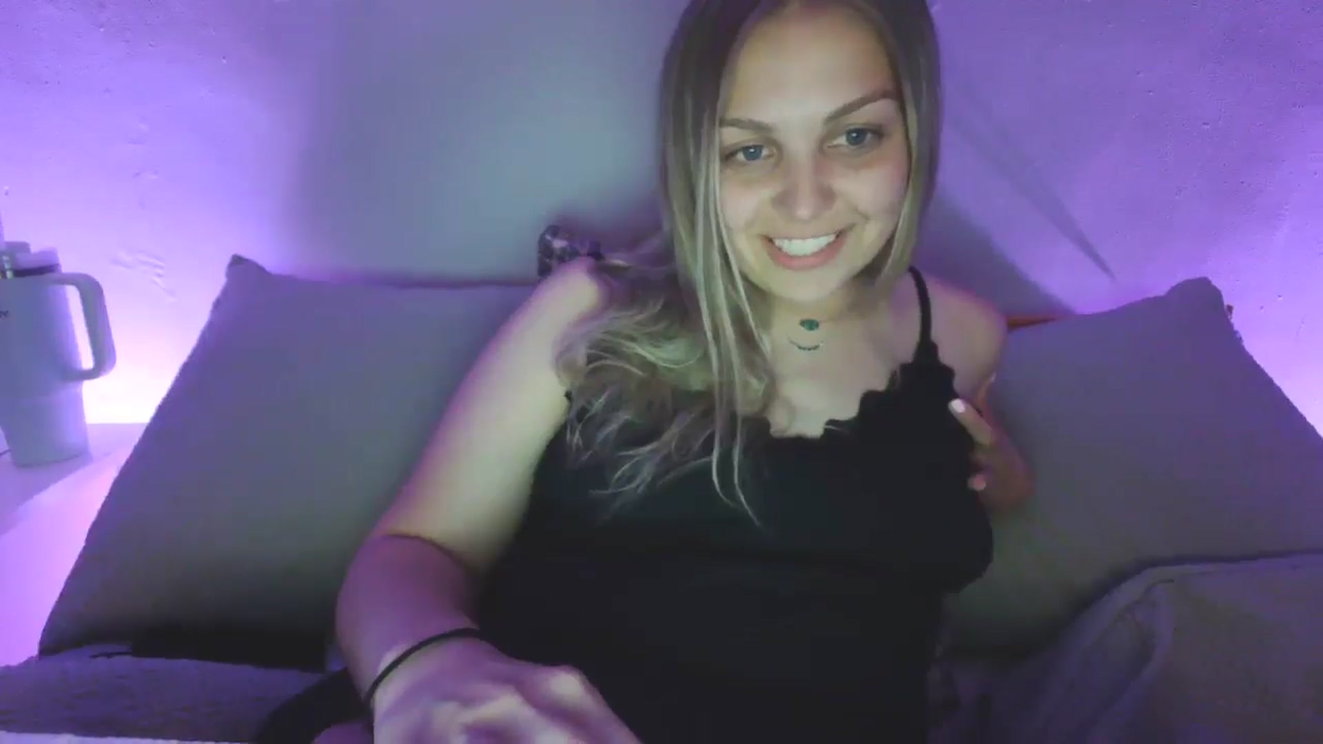Gallery image thumbnail from Lovelyleah's myfreecams stream on, 06/23/2025, 06:18 image 11 of 20