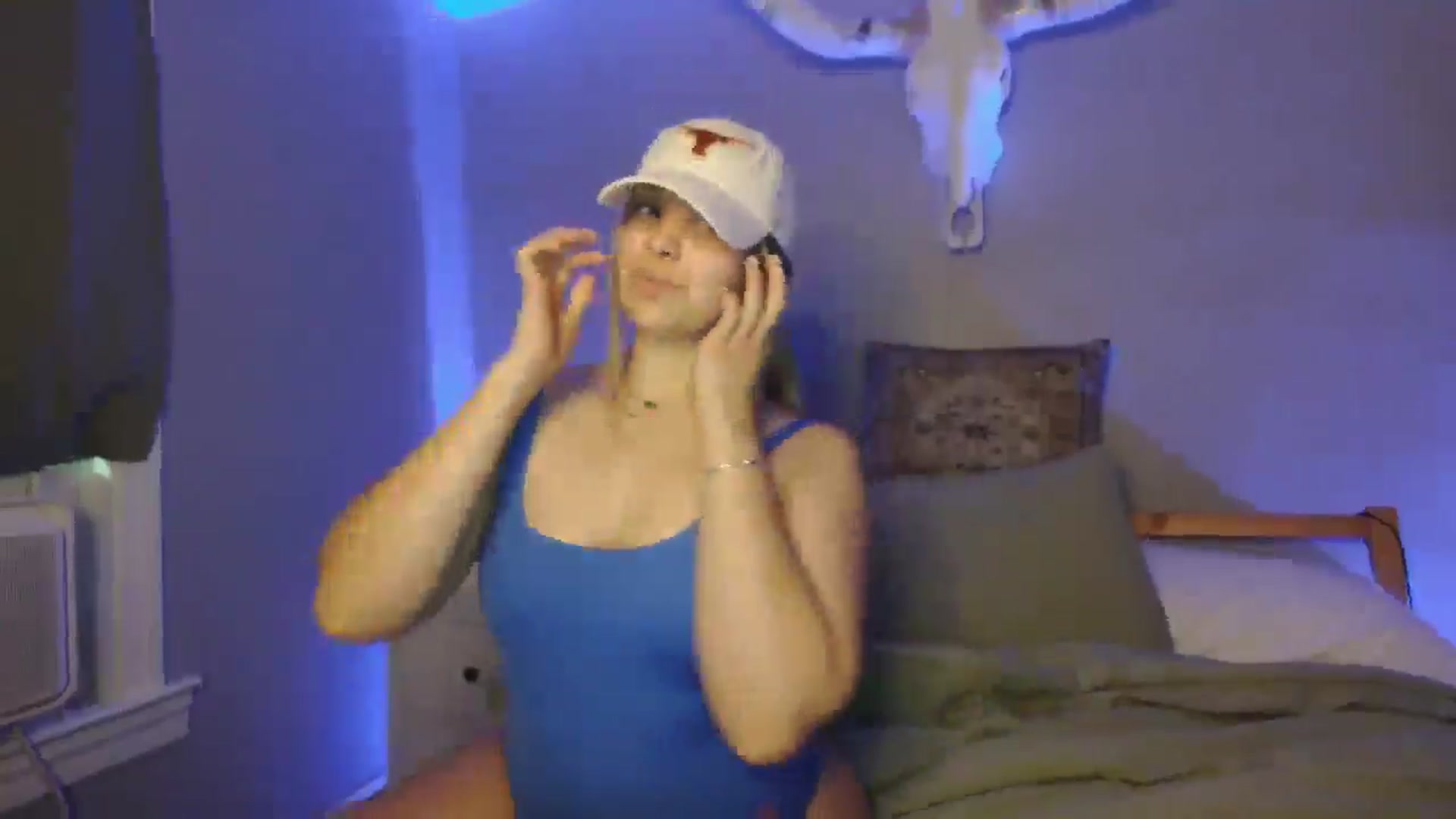 Gallery image thumbnail from Lovelyleah's myfreecams stream on, 06/23/2025, 18:08 image 10 of 20