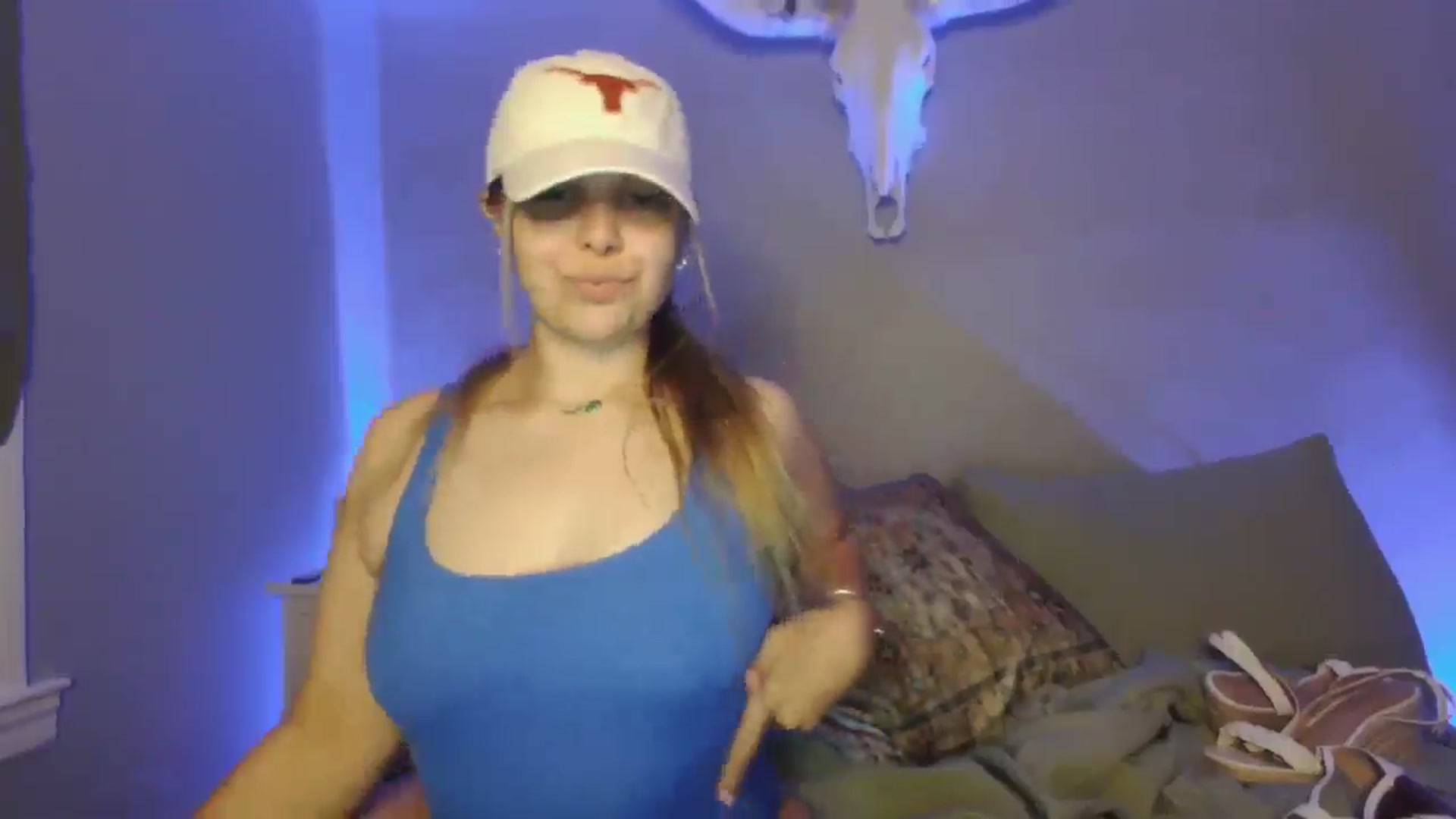 Gallery image thumbnail from Lovelyleah's myfreecams stream on, 06/23/2025, 19:09 image 17 of 20