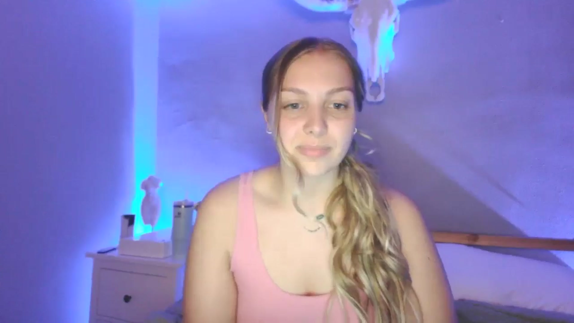 Gallery image thumbnail from Lovelyleah's myfreecams stream on, 06/25/2025, 05:13 image 14 of 20