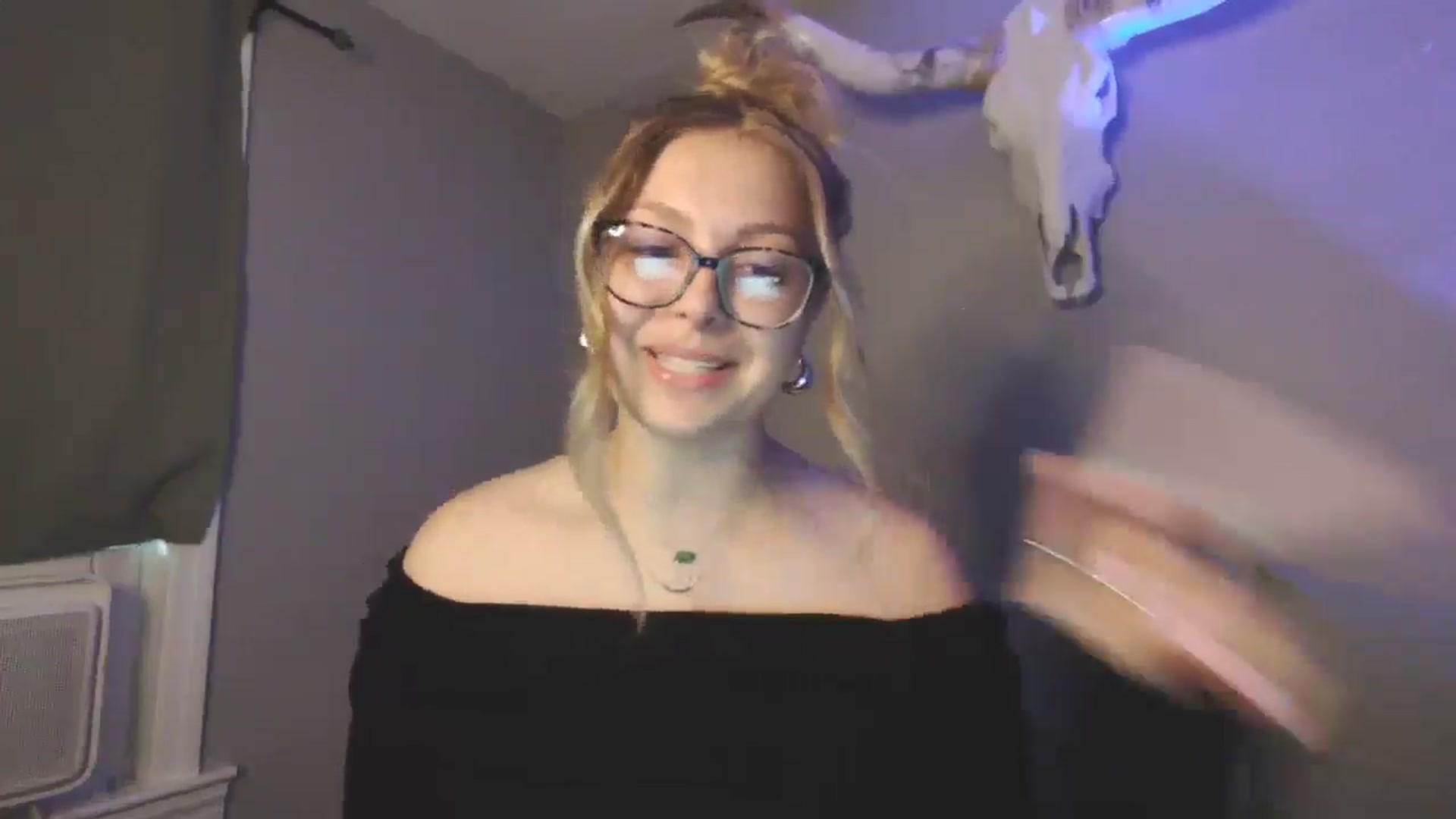 Gallery image thumbnail from Lovelyleah's myfreecams stream on, 06/27/2025, 16:32 image 16 of 20