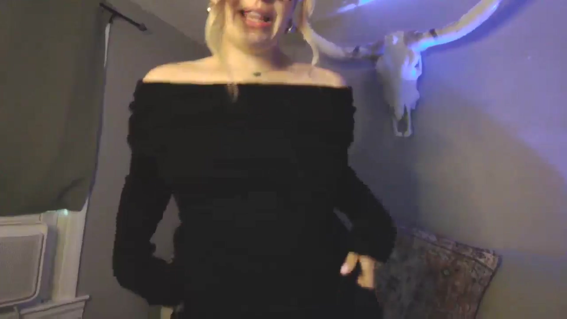 Gallery image thumbnail from Lovelyleah's myfreecams stream on, 06/27/2025, 16:32 image 8 of 20