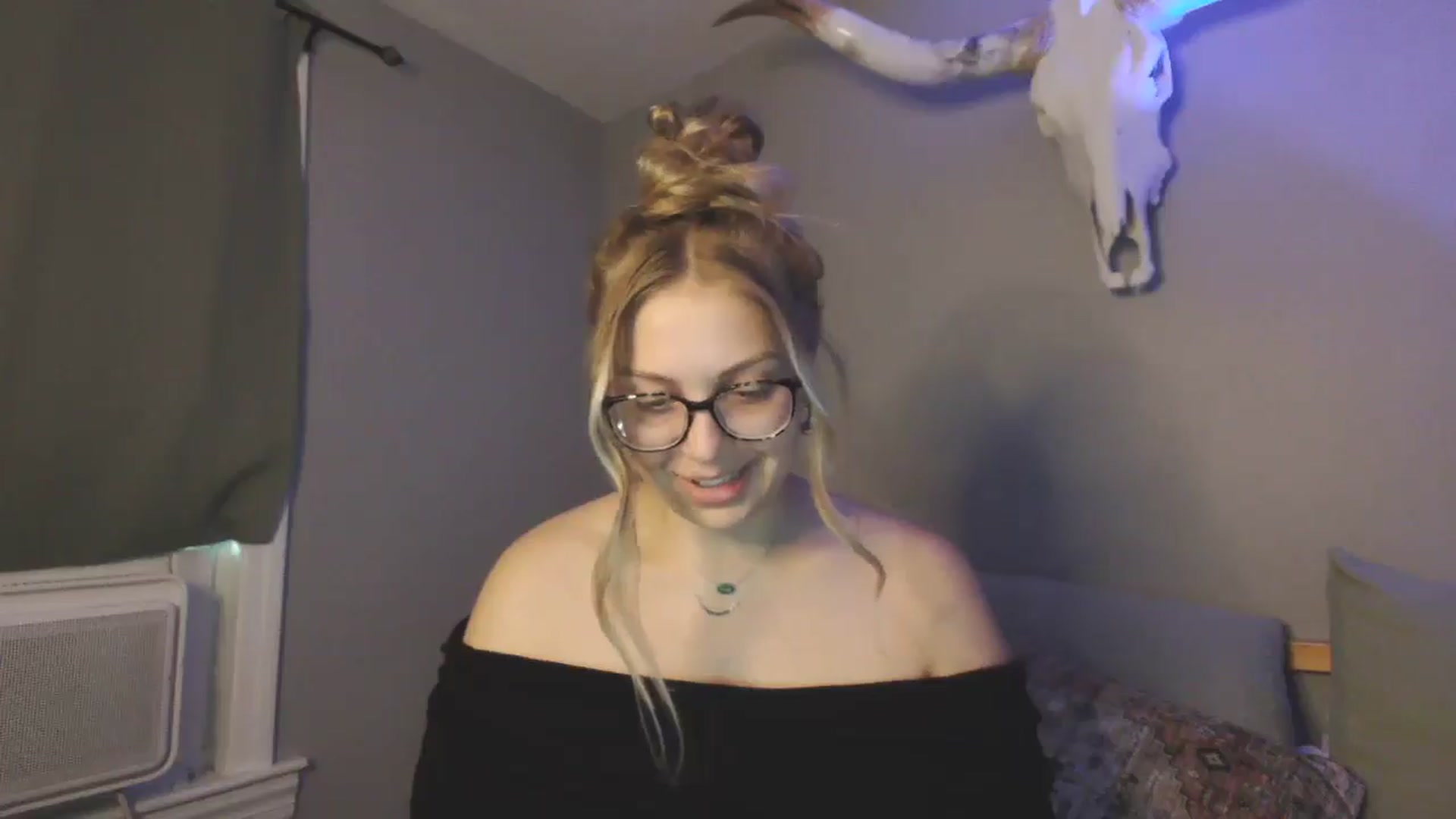 Gallery image thumbnail from Lovelyleah's myfreecams stream on, 06/27/2025, 16:32 image 18 of 20