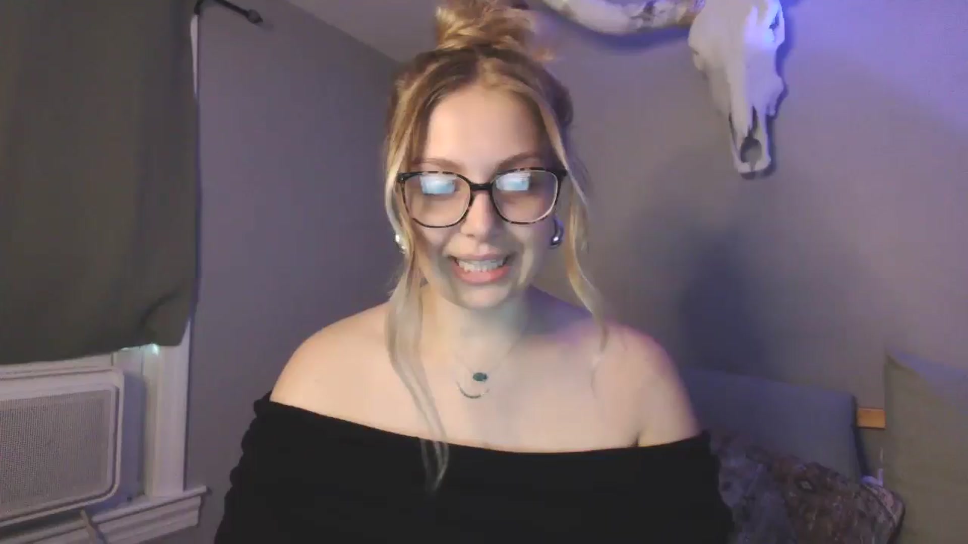 Gallery image thumbnail from Lovelyleah's myfreecams stream on, 06/27/2025, 16:32 image 19 of 20