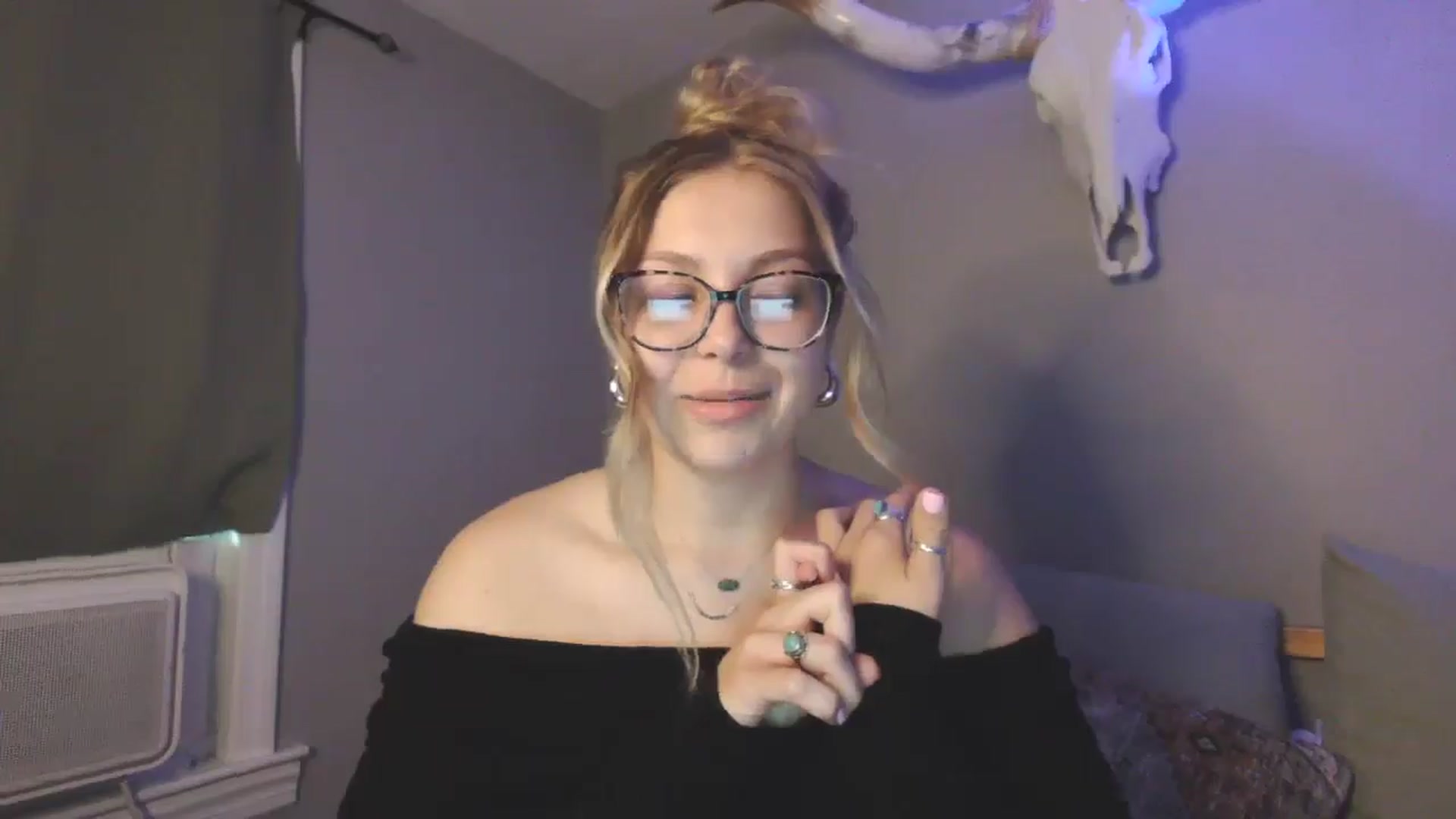 Gallery image thumbnail from Lovelyleah's myfreecams stream on, 06/27/2025, 16:32 image 20 of 20