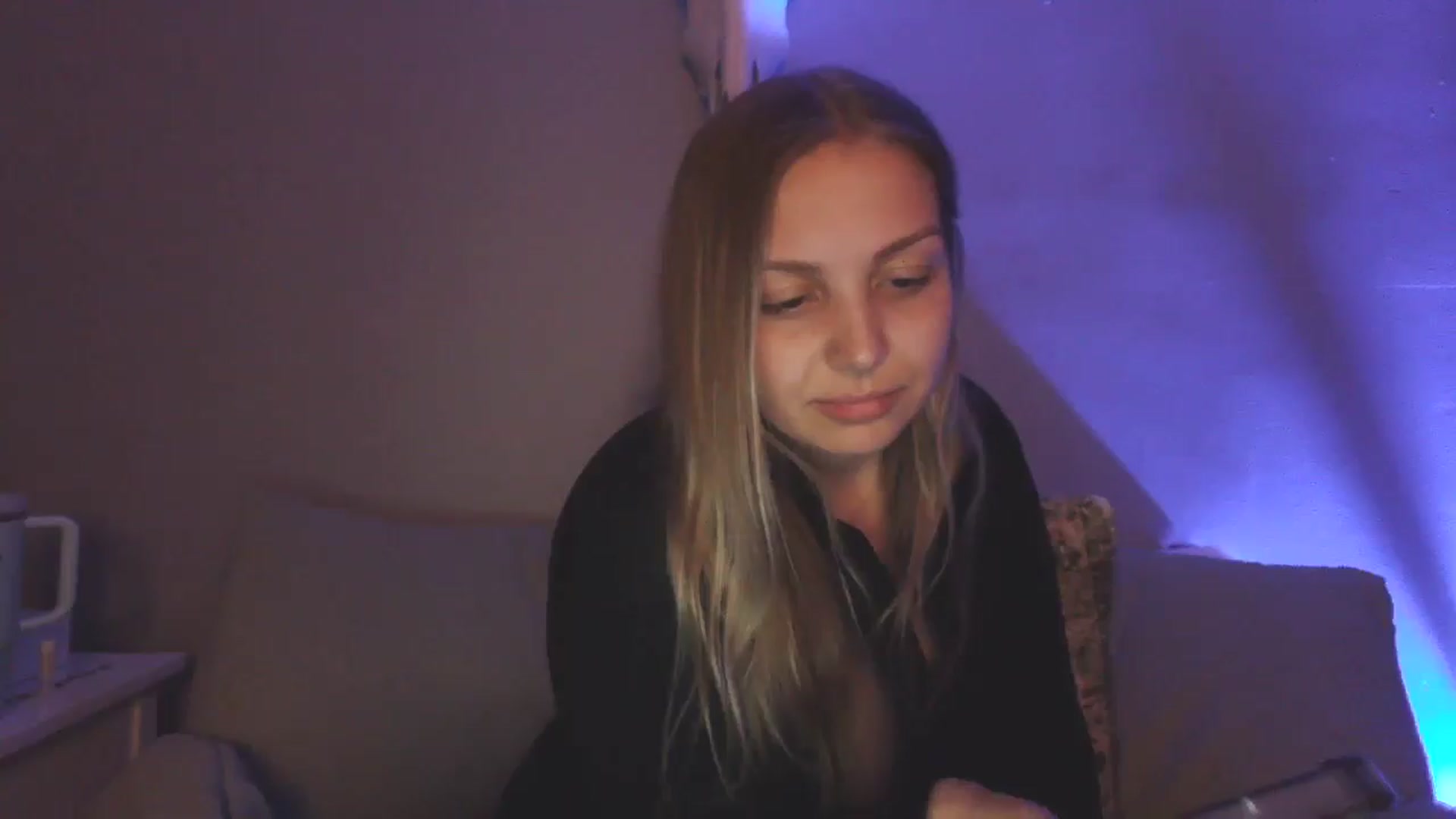 Gallery image thumbnail from Lovelyleah's myfreecams stream on, 06/28/2025, 05:14 image 12 of 20