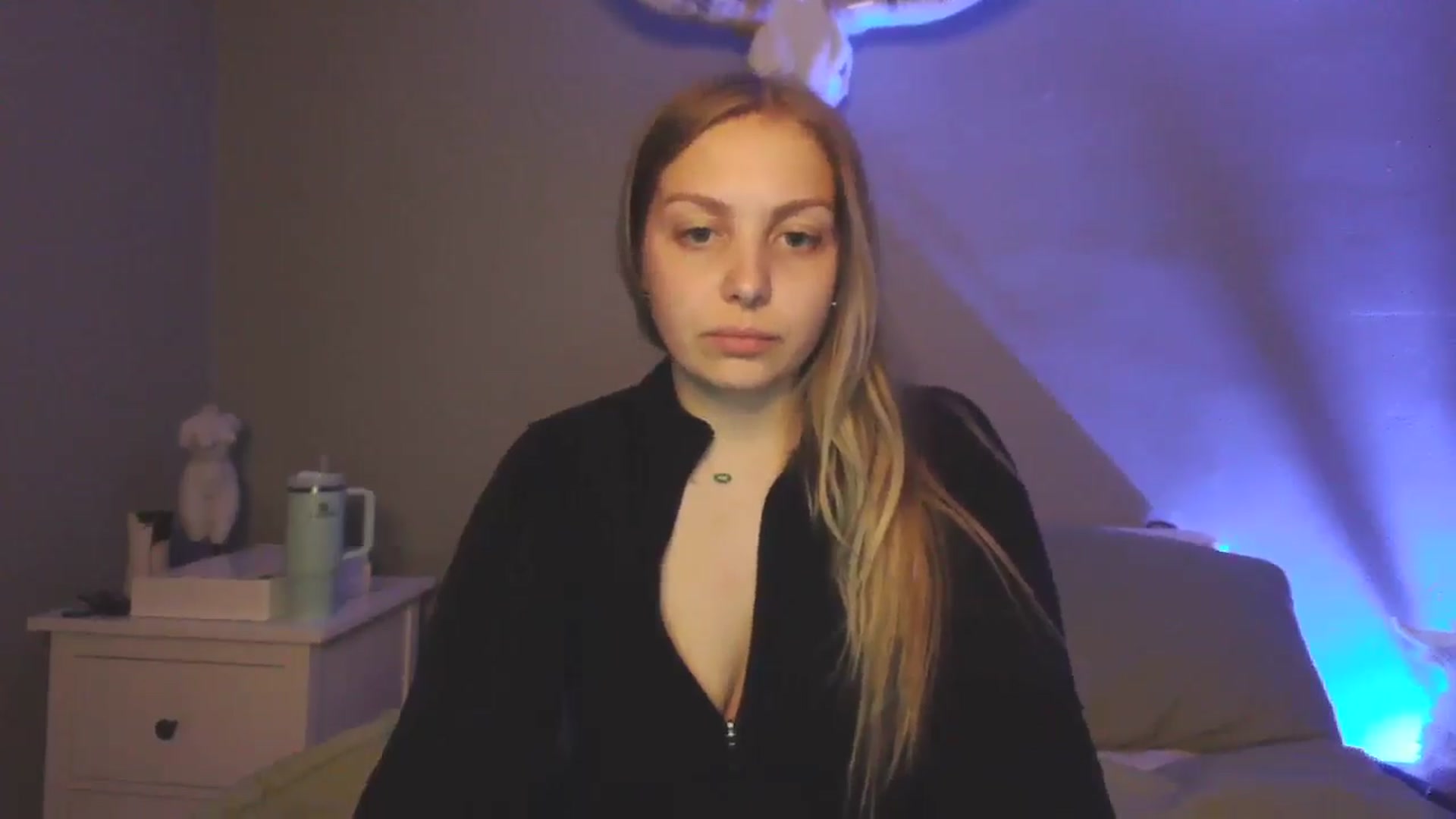 Gallery image thumbnail from Lovelyleah's myfreecams stream on, 06/28/2025, 06:39 image 2 of 20