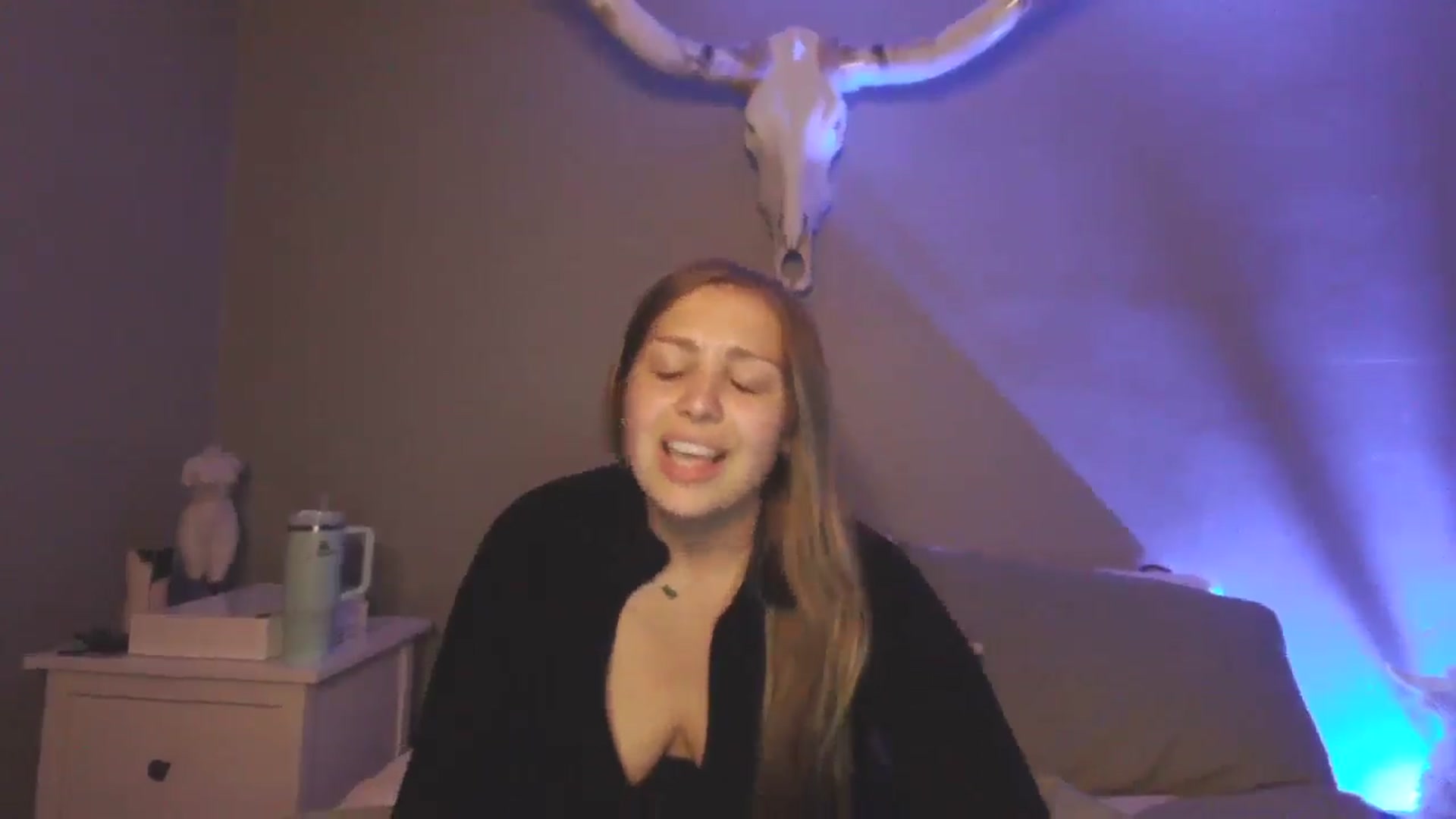 Gallery image thumbnail from Lovelyleah's myfreecams stream on, 06/28/2025, 06:39 image 6 of 20