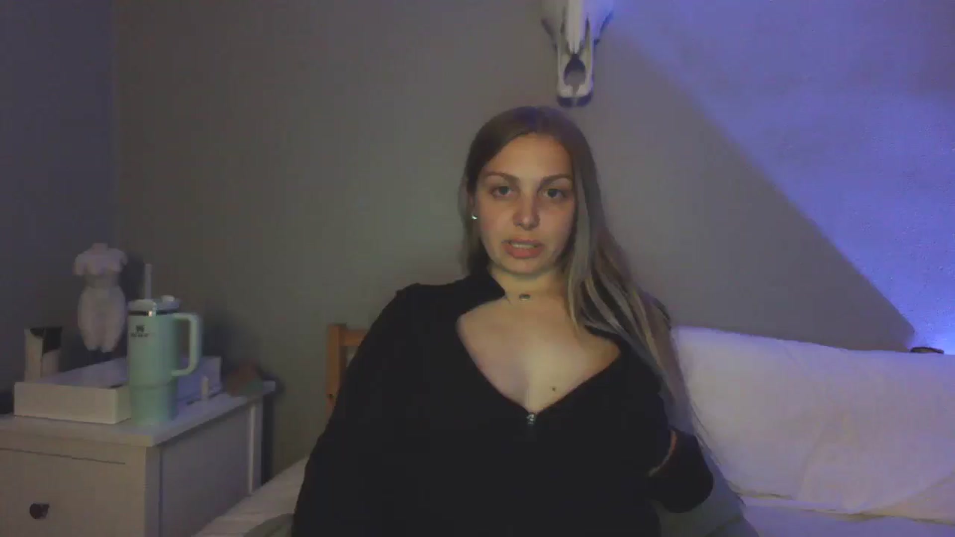 Gallery image thumbnail from Lovelyleah's myfreecams stream on, 06/28/2025, 06:39 image 16 of 20