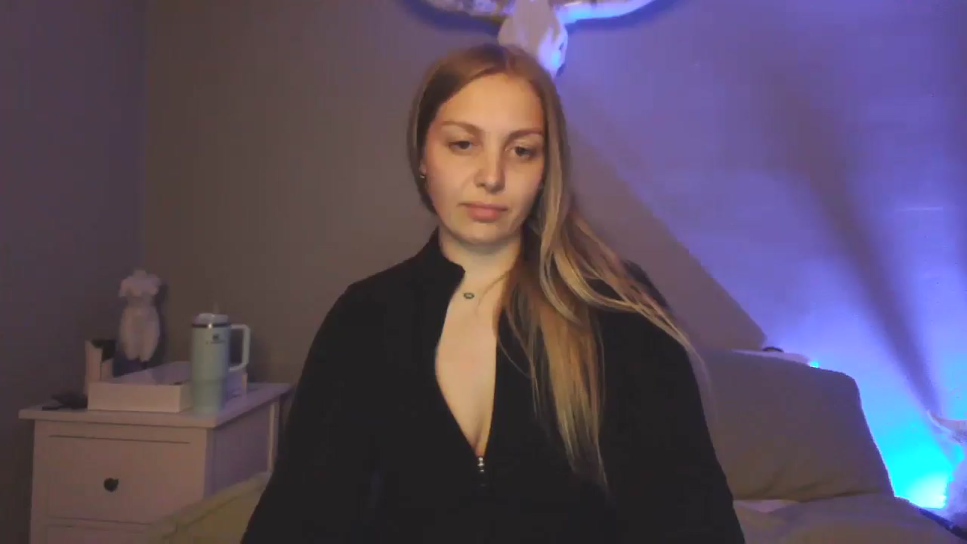 Gallery image thumbnail from Lovelyleah's myfreecams stream on, 06/28/2025, 06:39 image 1 of 20