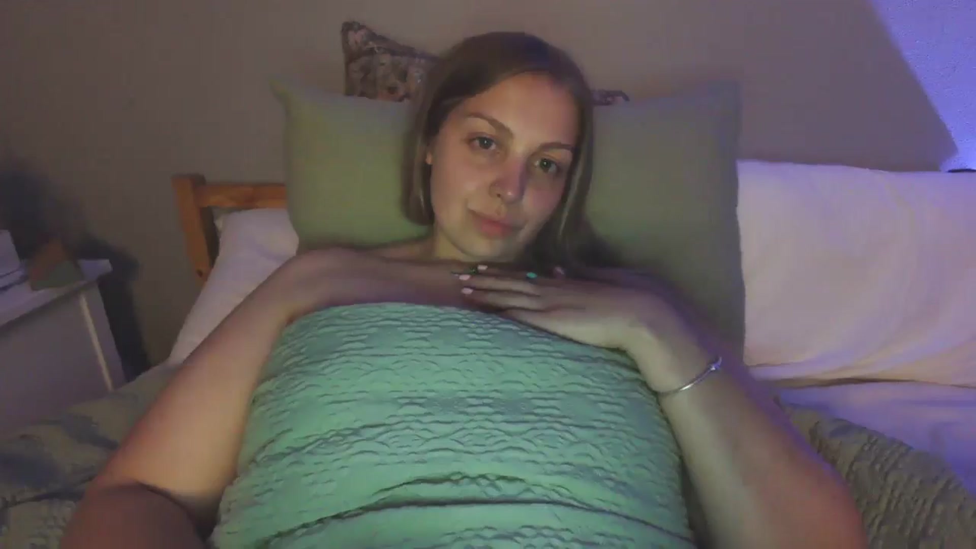 Gallery image thumbnail from Lovelyleah's myfreecams stream on, 06/28/2025, 07:31 image 14 of 20