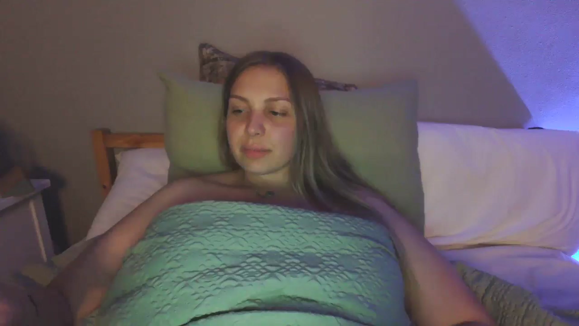 Gallery image thumbnail from Lovelyleah's myfreecams stream on, 06/28/2025, 07:31 image 18 of 20