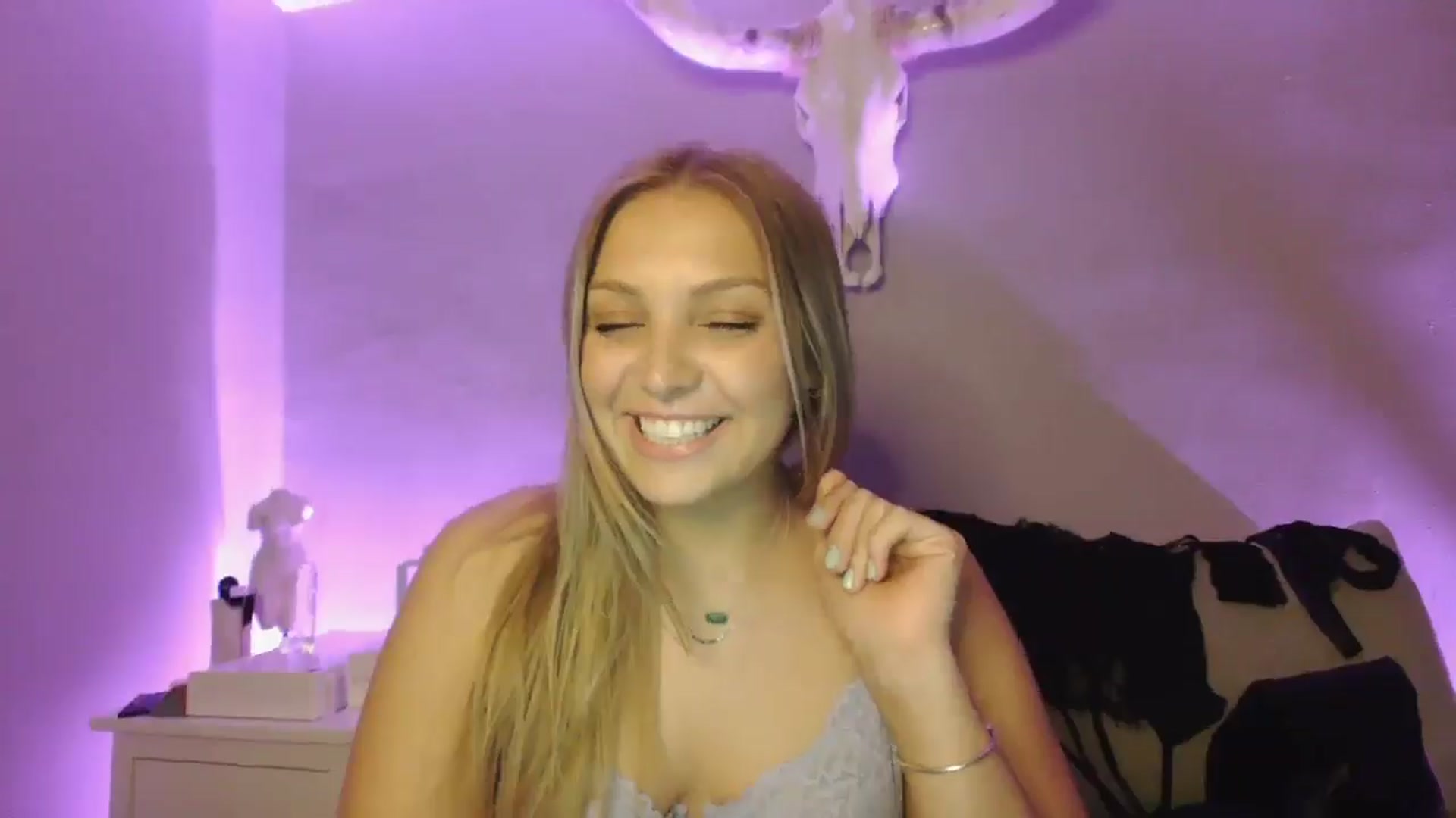 Gallery image thumbnail from Lovelyleah's myfreecams stream on, 06/29/2025, 02:00 image 18 of 20