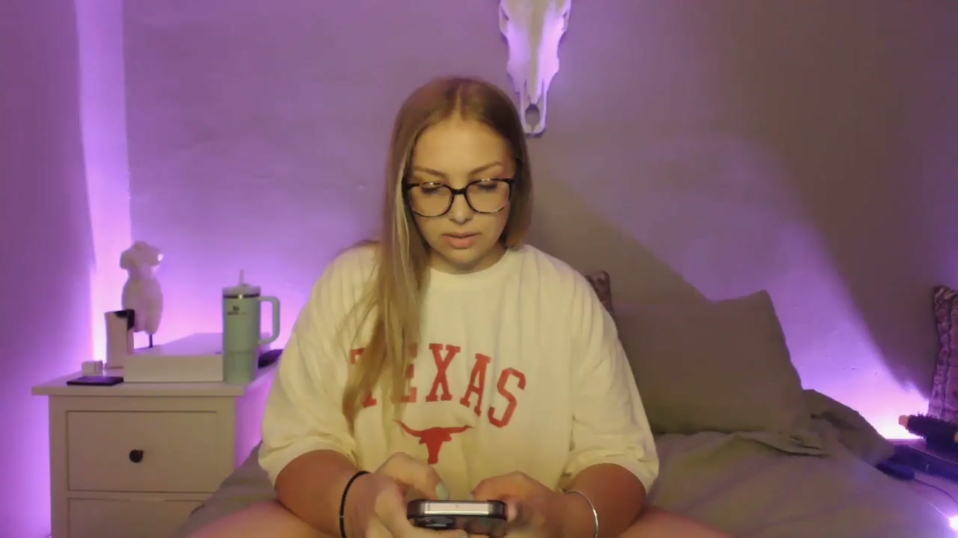 Gallery image thumbnail from Lovelyleah's myfreecams stream on, 07/03/2025, 15:21 image 7 of 20