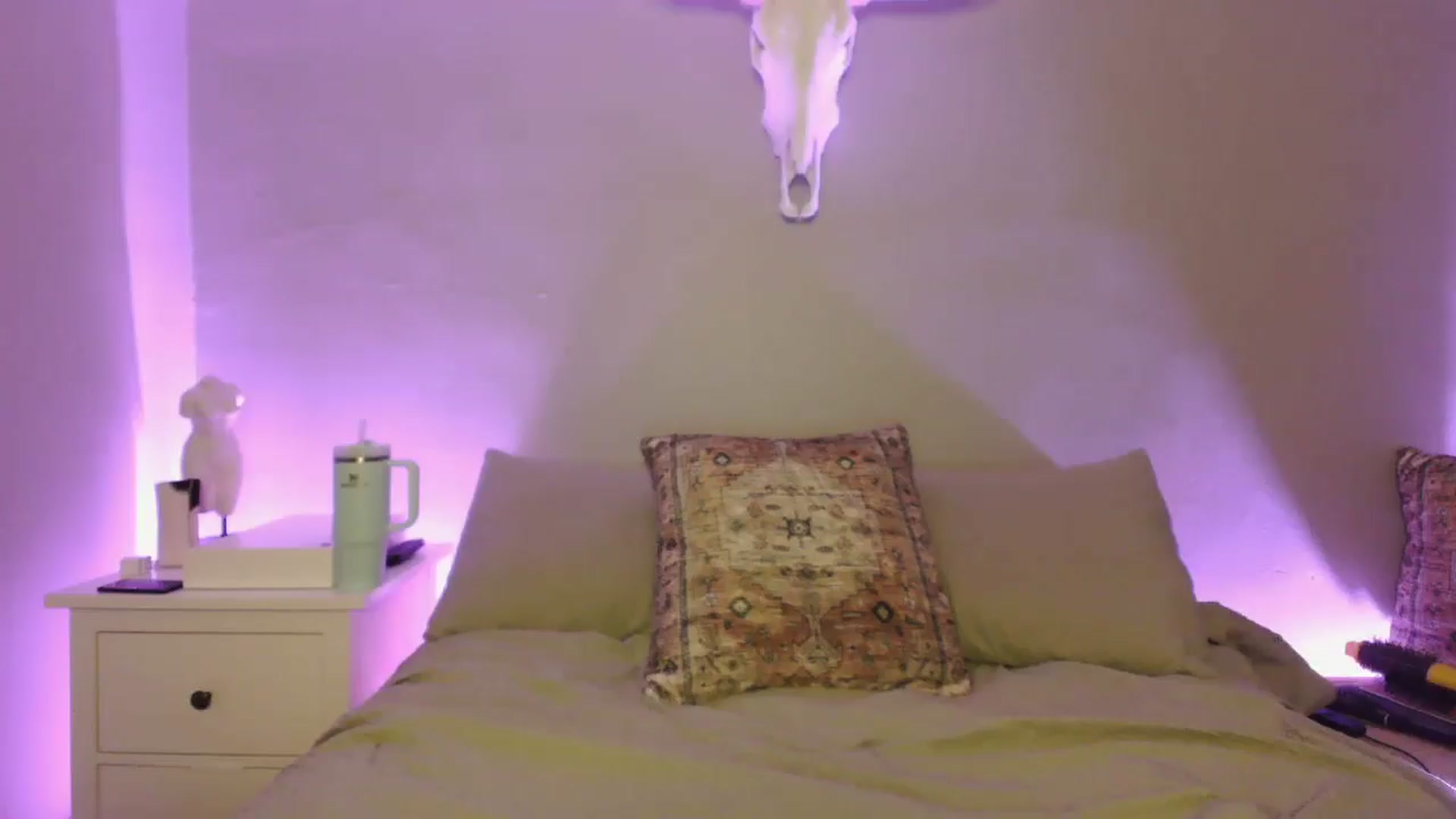 Gallery image thumbnail from Lovelyleah's myfreecams stream on, 07/03/2025, 15:21 image 3 of 20