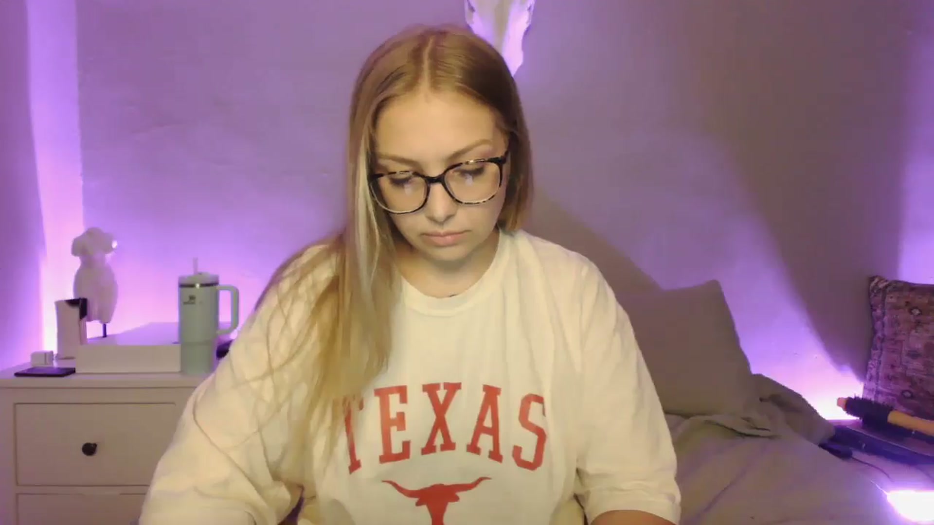 Gallery image thumbnail from Lovelyleah's myfreecams stream on, 07/03/2025, 15:21 image 19 of 20