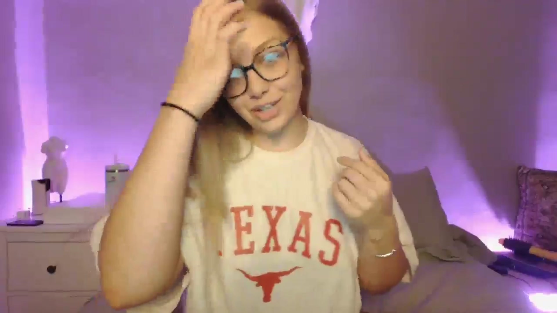 Gallery image thumbnail from Lovelyleah's myfreecams stream on, 07/03/2025, 15:21 image 20 of 20
