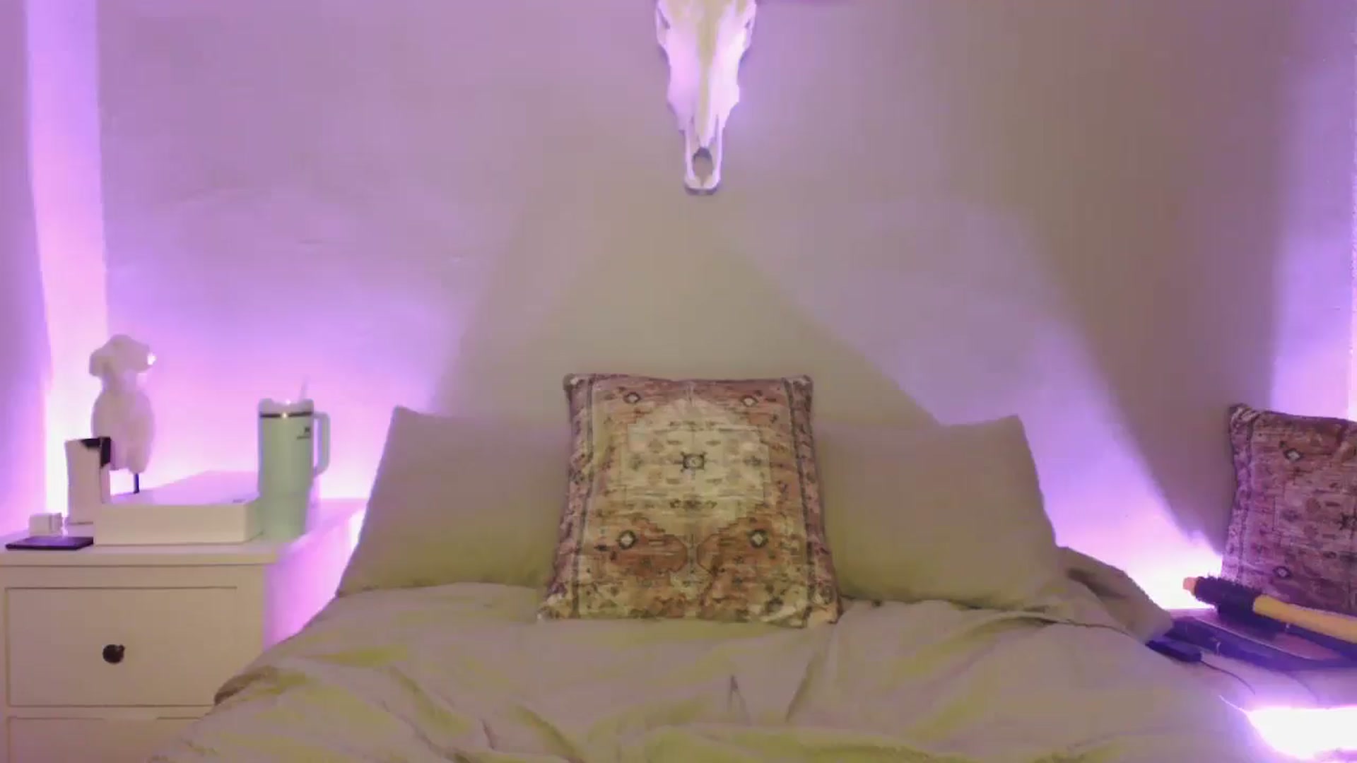 Gallery image thumbnail from Lovelyleah's myfreecams stream on, 07/03/2025, 15:21 image 1 of 20