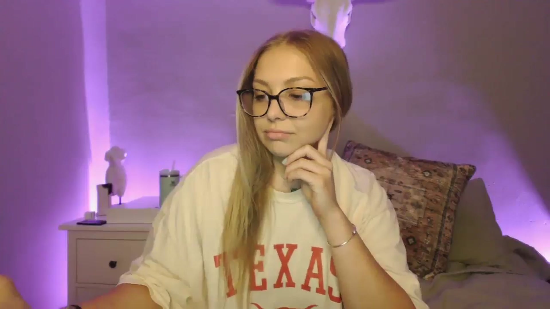 Gallery image thumbnail from Lovelyleah's myfreecams stream on, 07/03/2025, 16:23 image 11 of 20