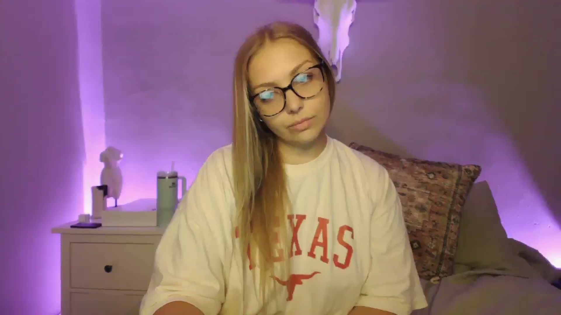 Gallery image thumbnail from Lovelyleah's myfreecams stream on, 07/03/2025, 16:23 image 17 of 20