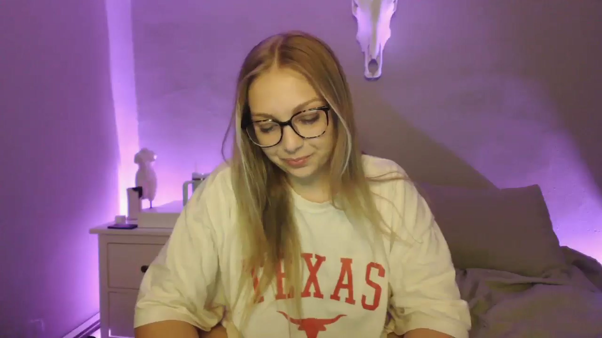 Gallery image thumbnail from Lovelyleah's myfreecams stream on, 07/03/2025, 18:42 image 2 of 20