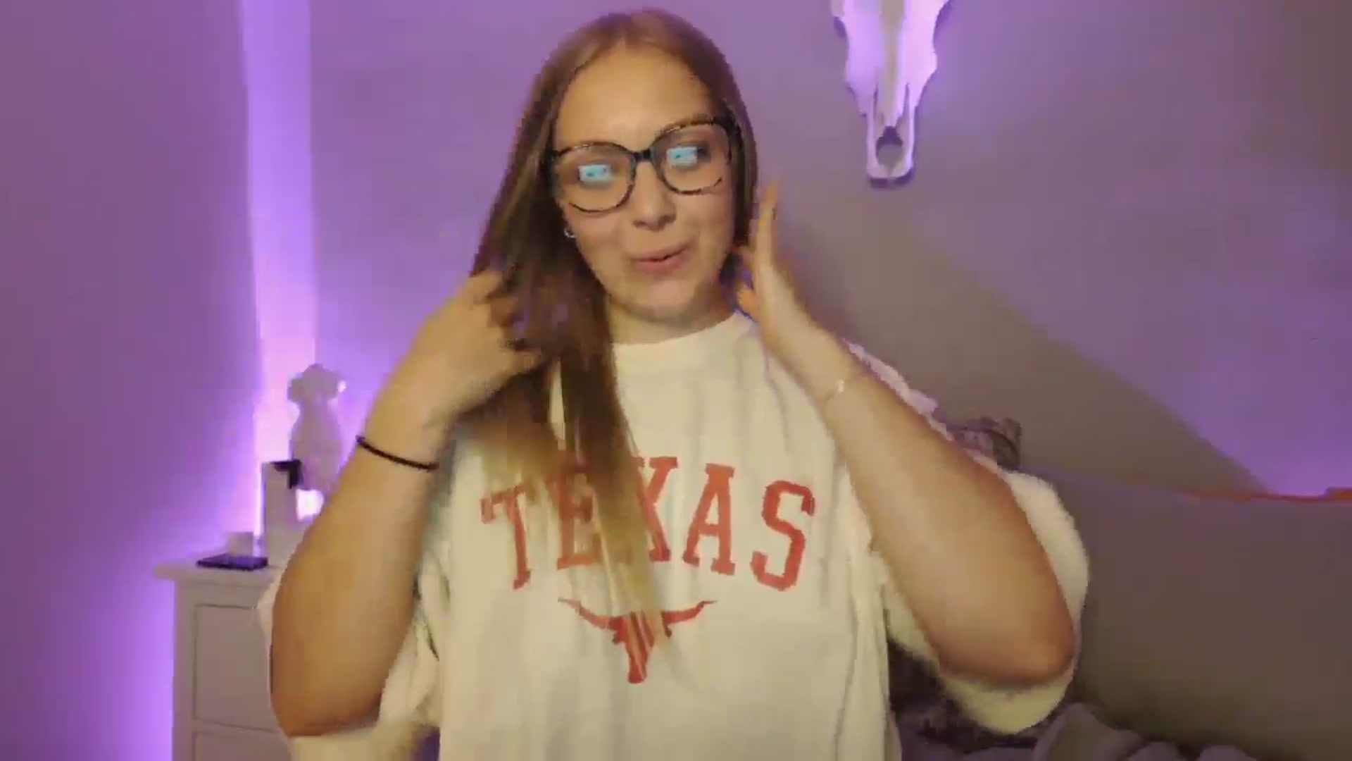 Gallery image thumbnail from Lovelyleah's myfreecams stream on, 07/03/2025, 18:42 image 17 of 20