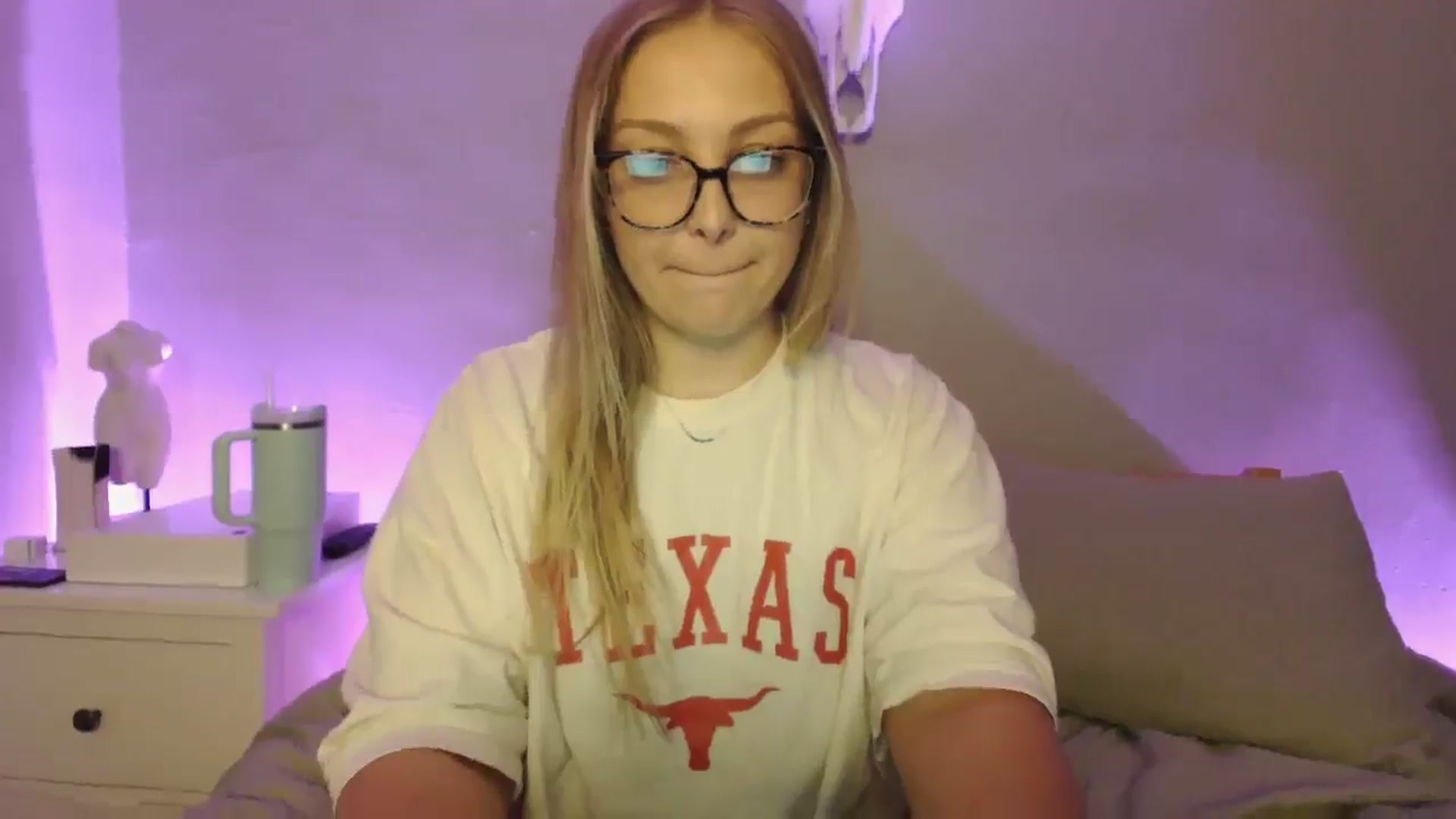 Gallery image thumbnail from Lovelyleah's myfreecams stream on, 07/03/2025, 18:42 image 13 of 20