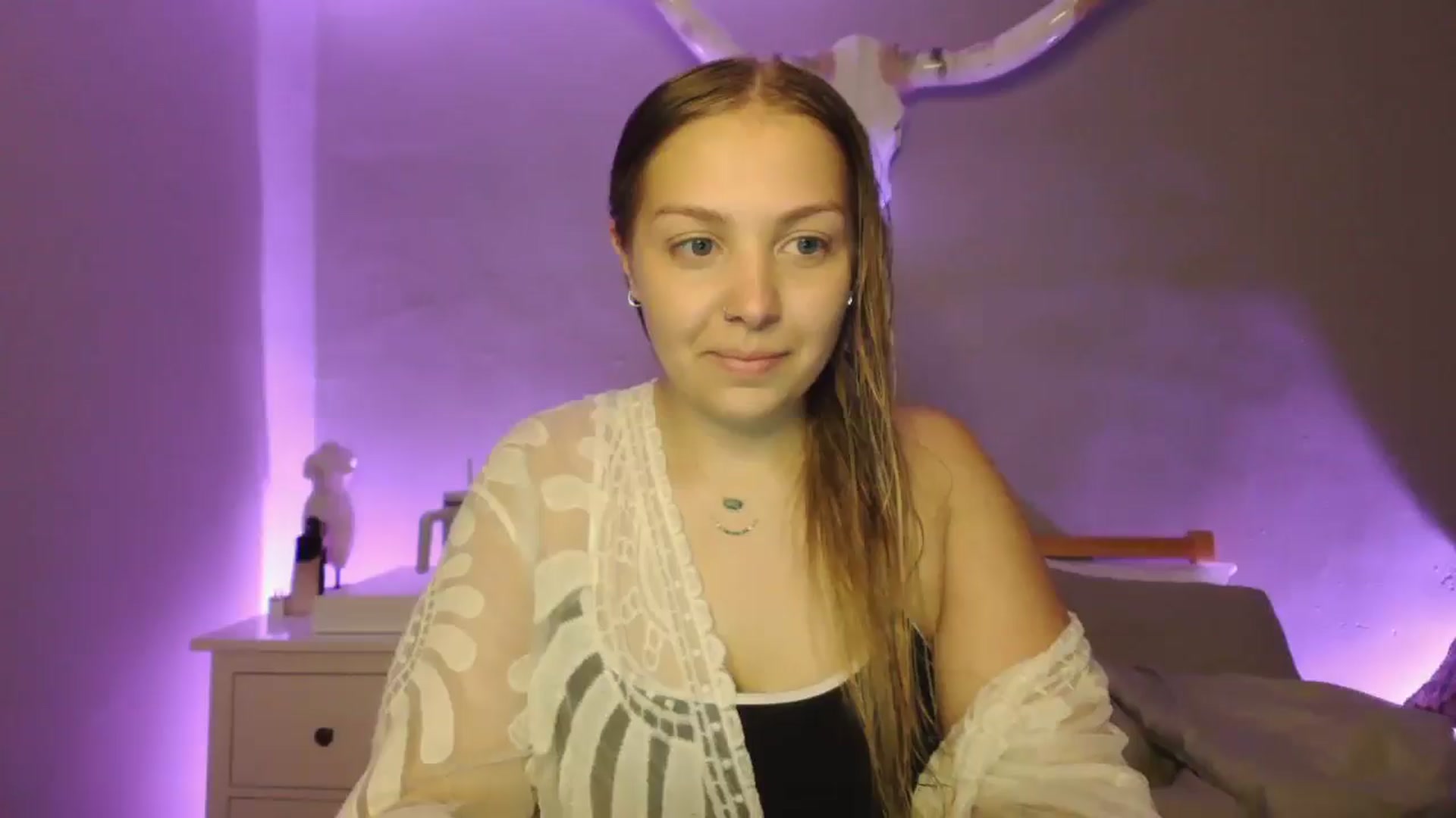 Gallery image thumbnail from Lovelyleah's myfreecams stream on, 07/07/2025, 15:58 image 1 of 20