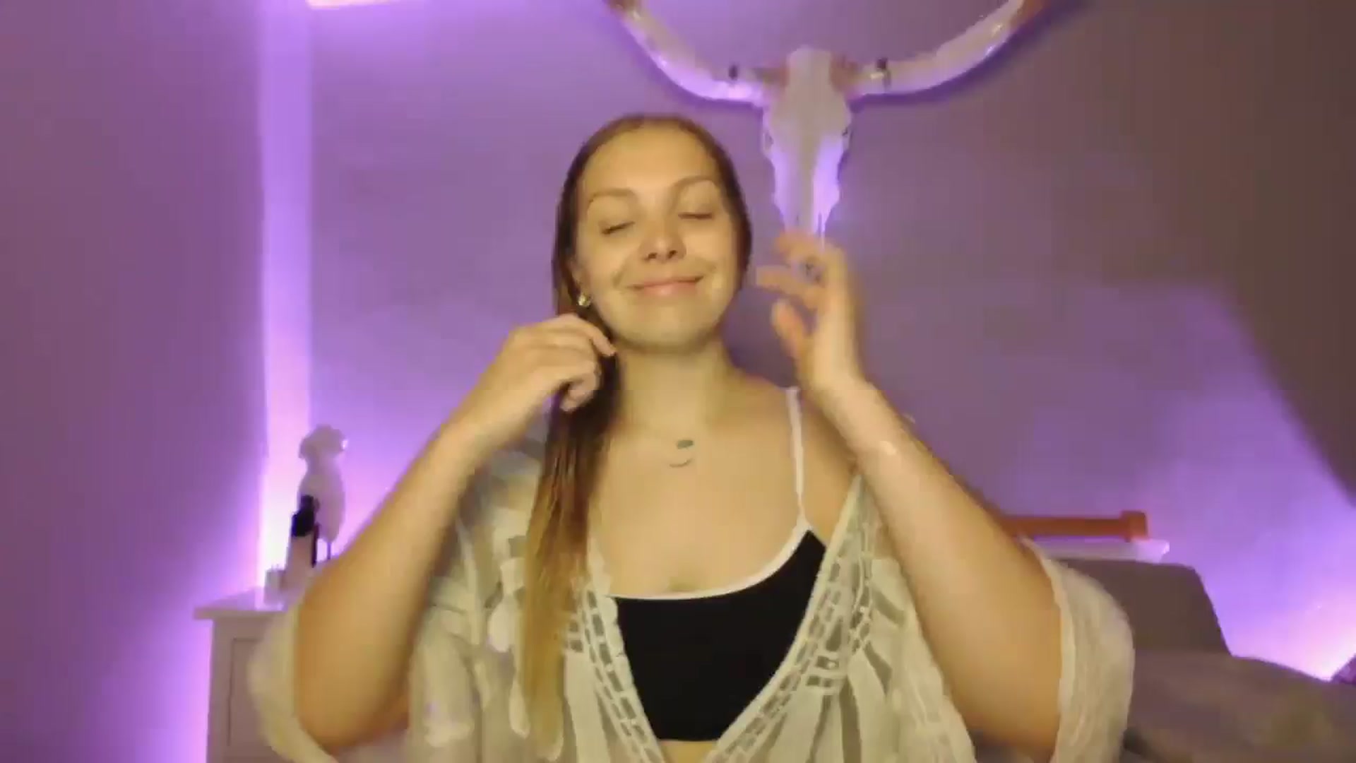 Gallery image thumbnail from Lovelyleah's myfreecams stream on, 07/07/2025, 15:58 image 2 of 20