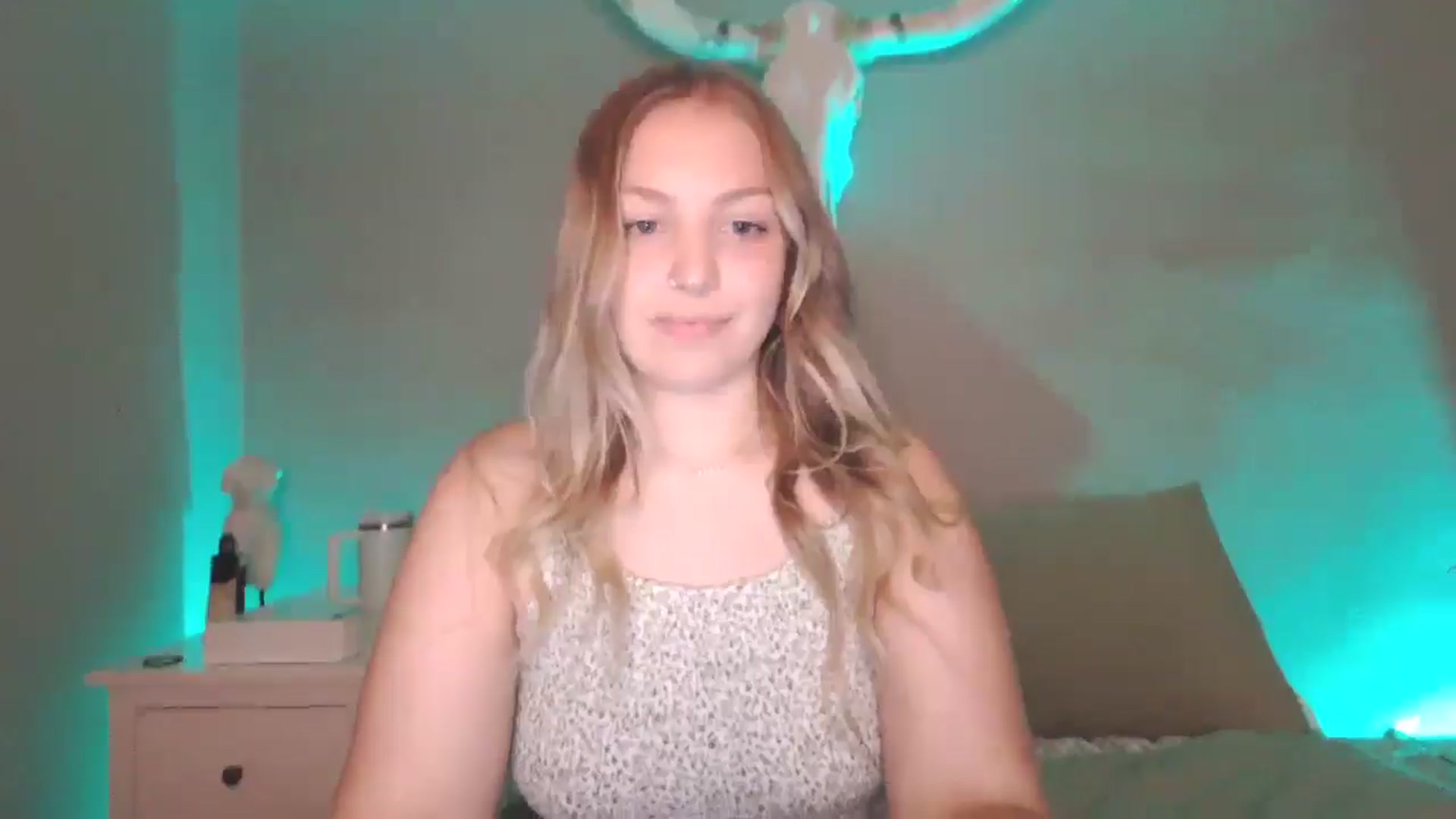 Gallery image thumbnail from Lovelyleah's myfreecams stream on, 07/15/2025, 16:16 image 15 of 20