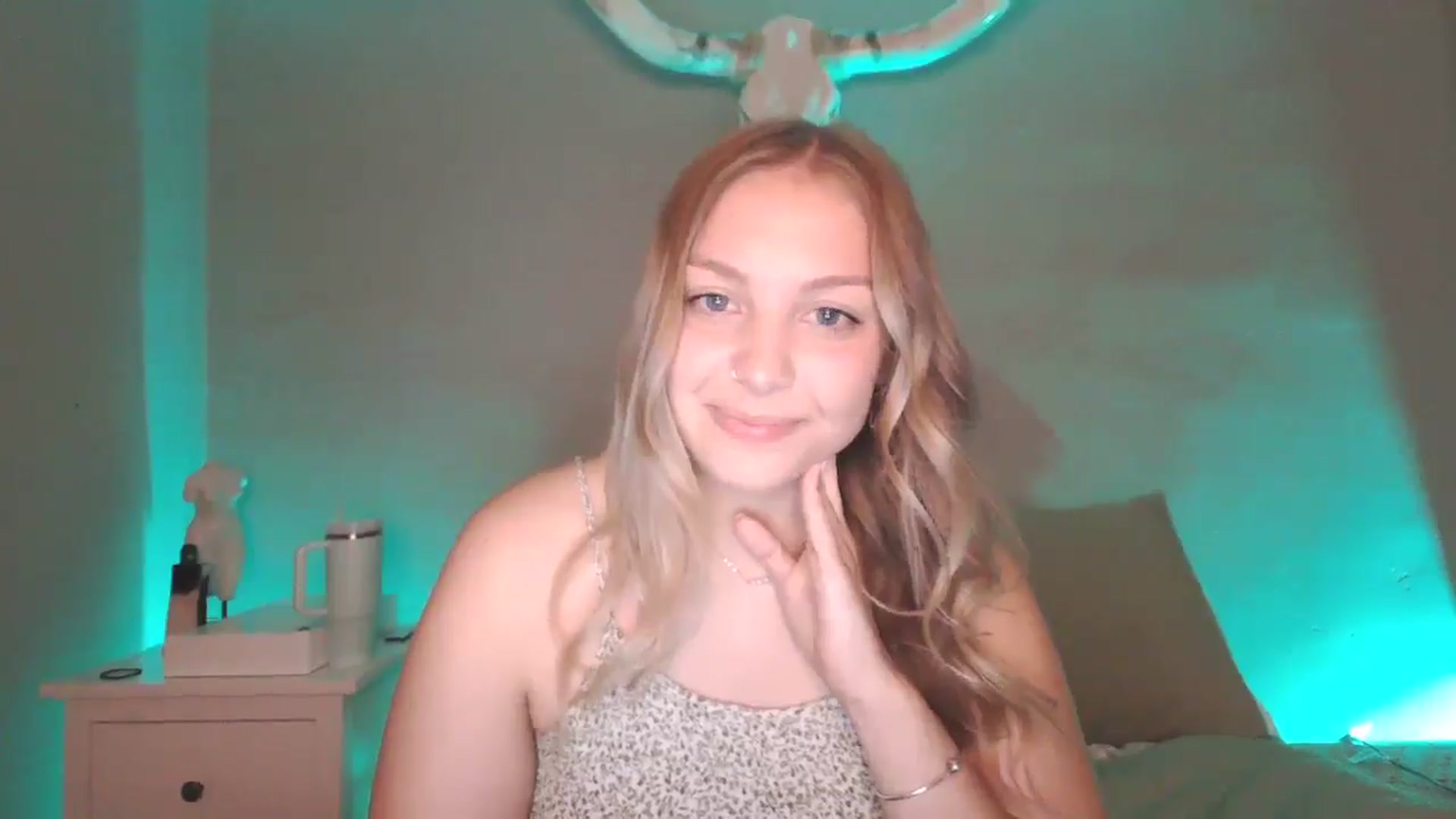 Gallery image thumbnail from Lovelyleah's myfreecams stream on, 07/15/2025, 16:16 image 18 of 20